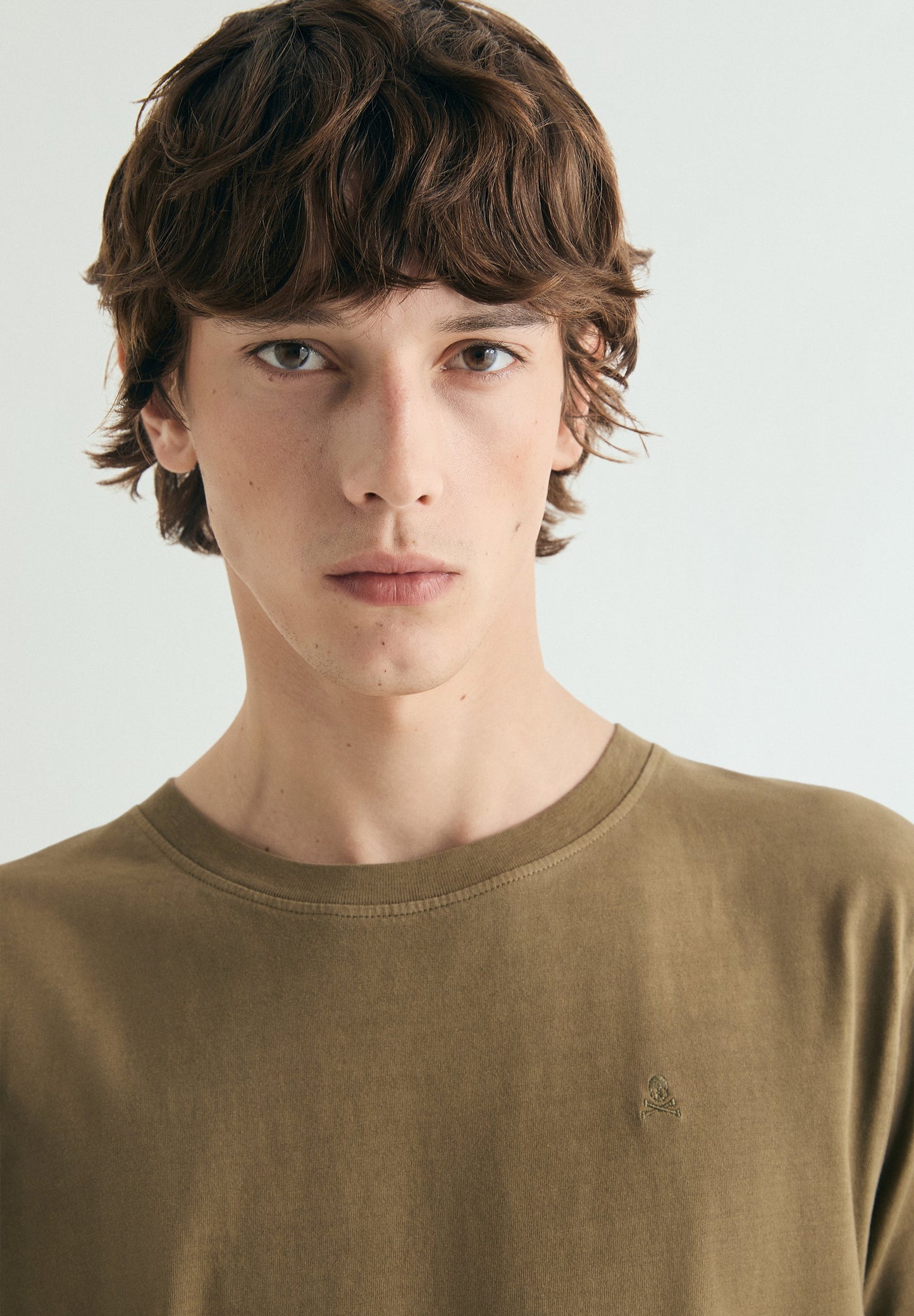 REGULAR FIT EMBROIDERED T-SHIRT