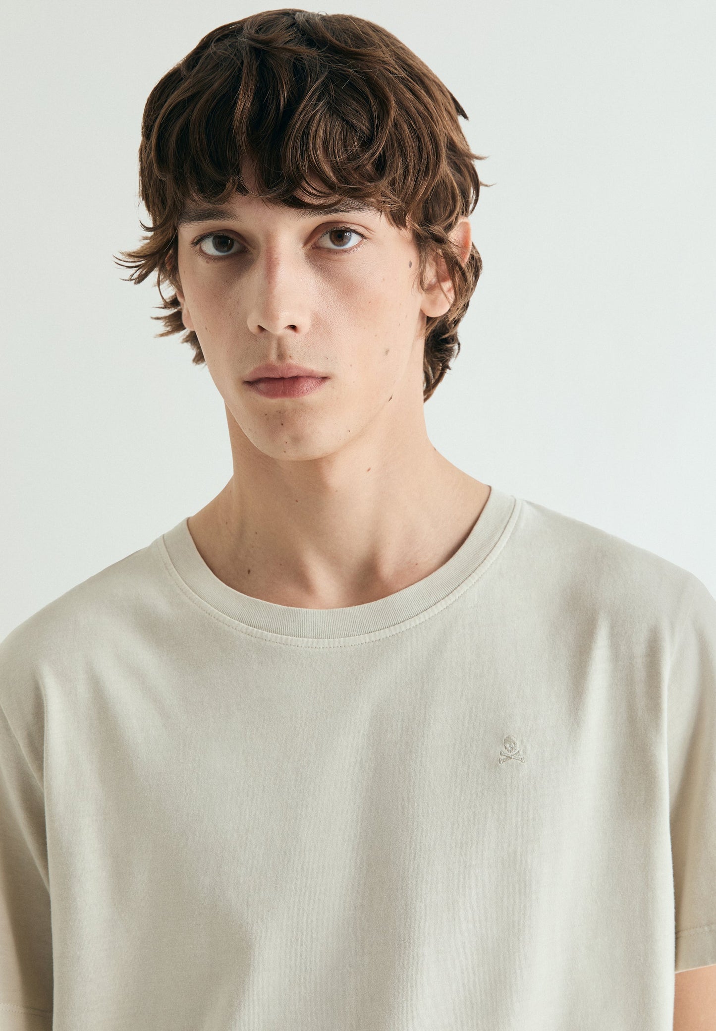 REGULAR FIT EMBROIDERED T-SHIRT