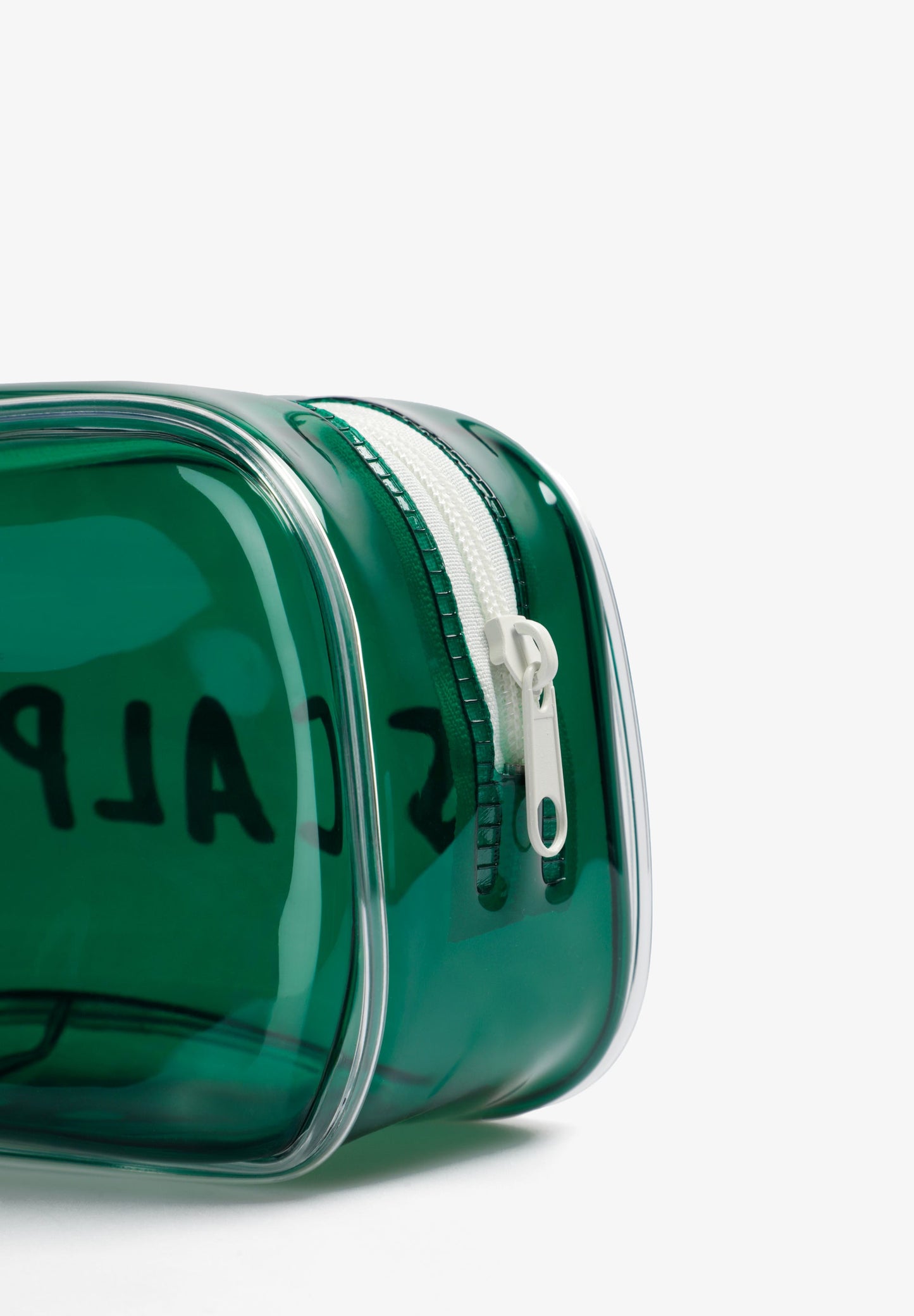 TOILETRY BAG WITH TRAVEL SET