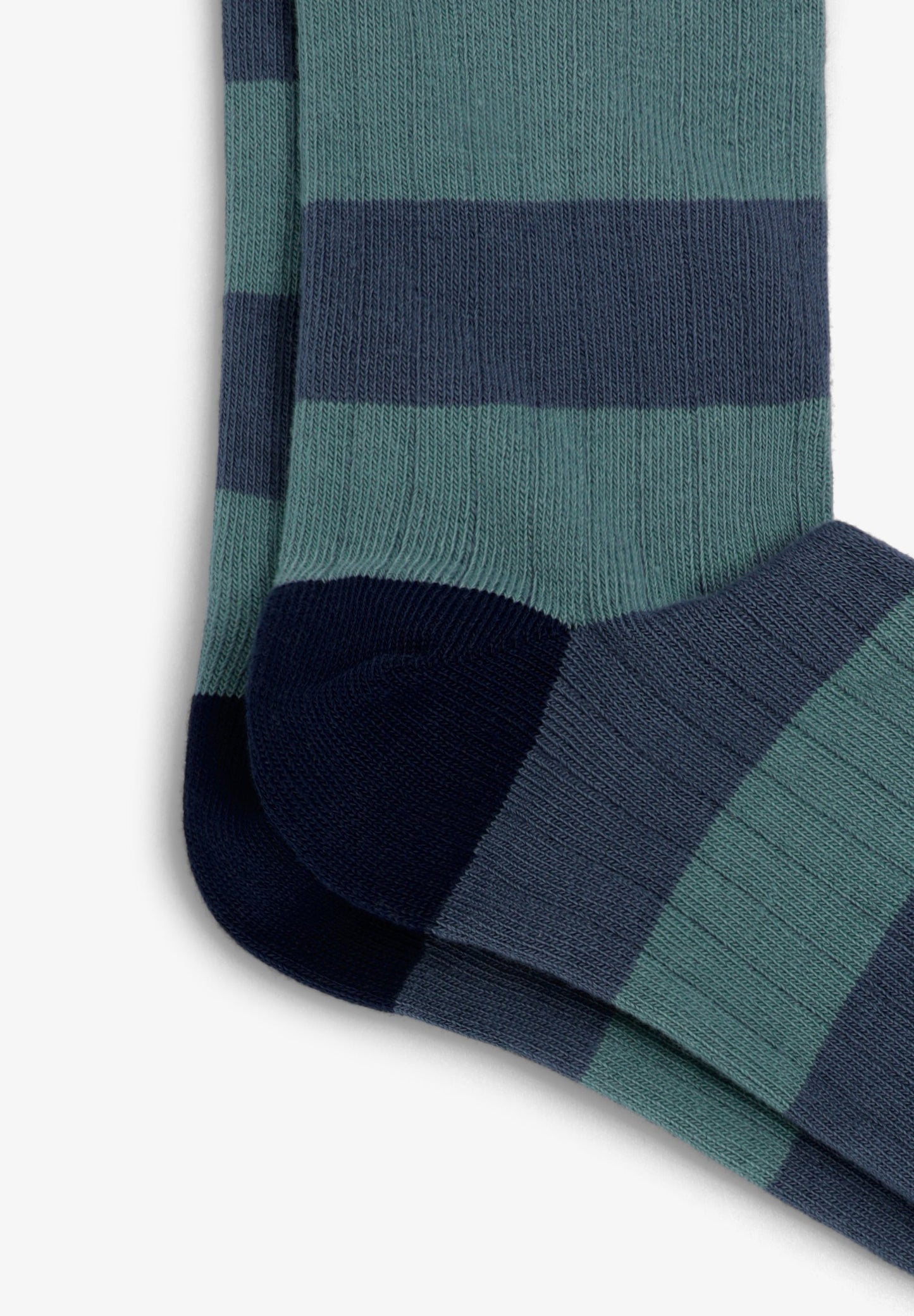 STRIPED KNEE HIGH SOCKS