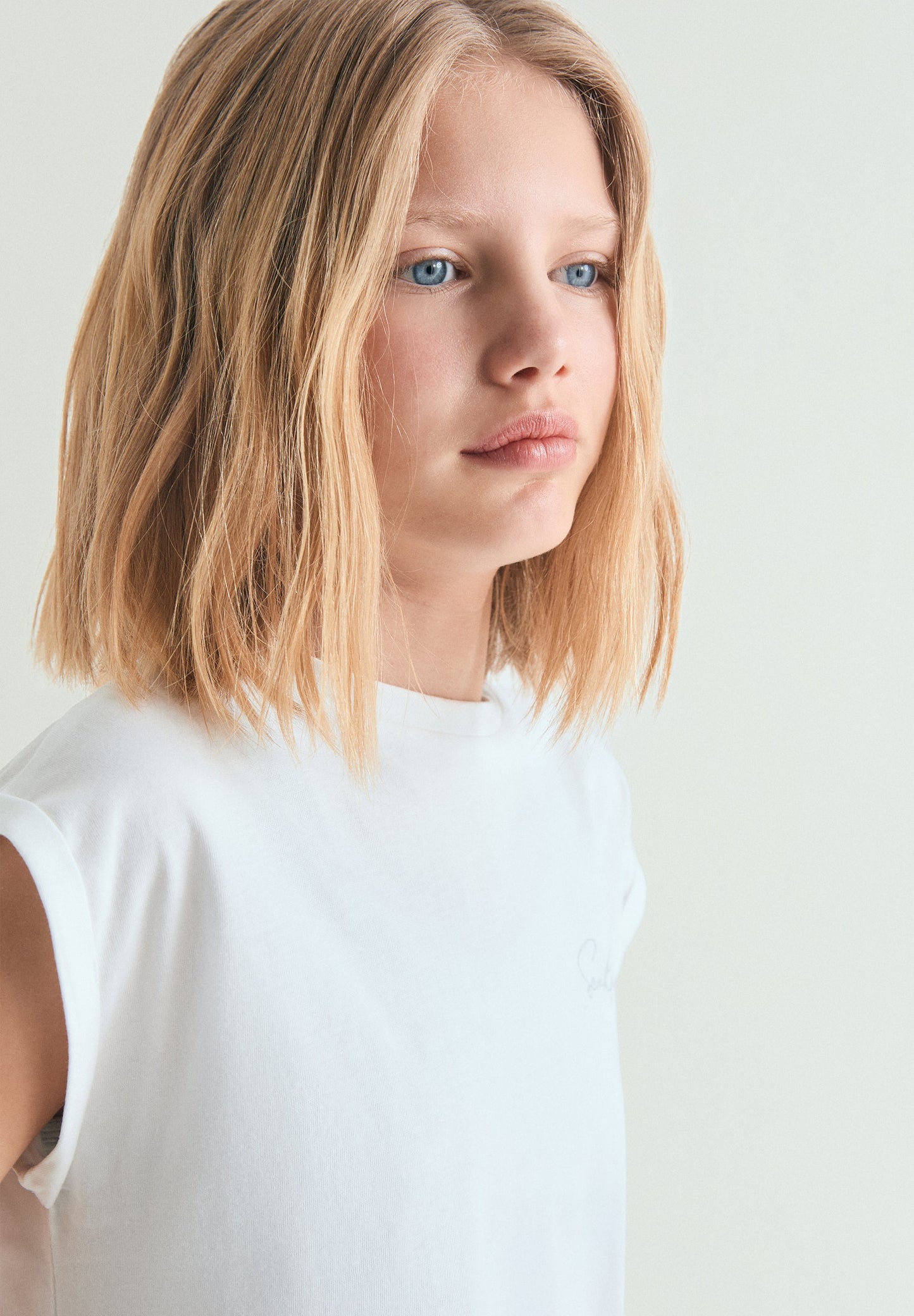 T-SHIRT WITH KNOT AND SKULL