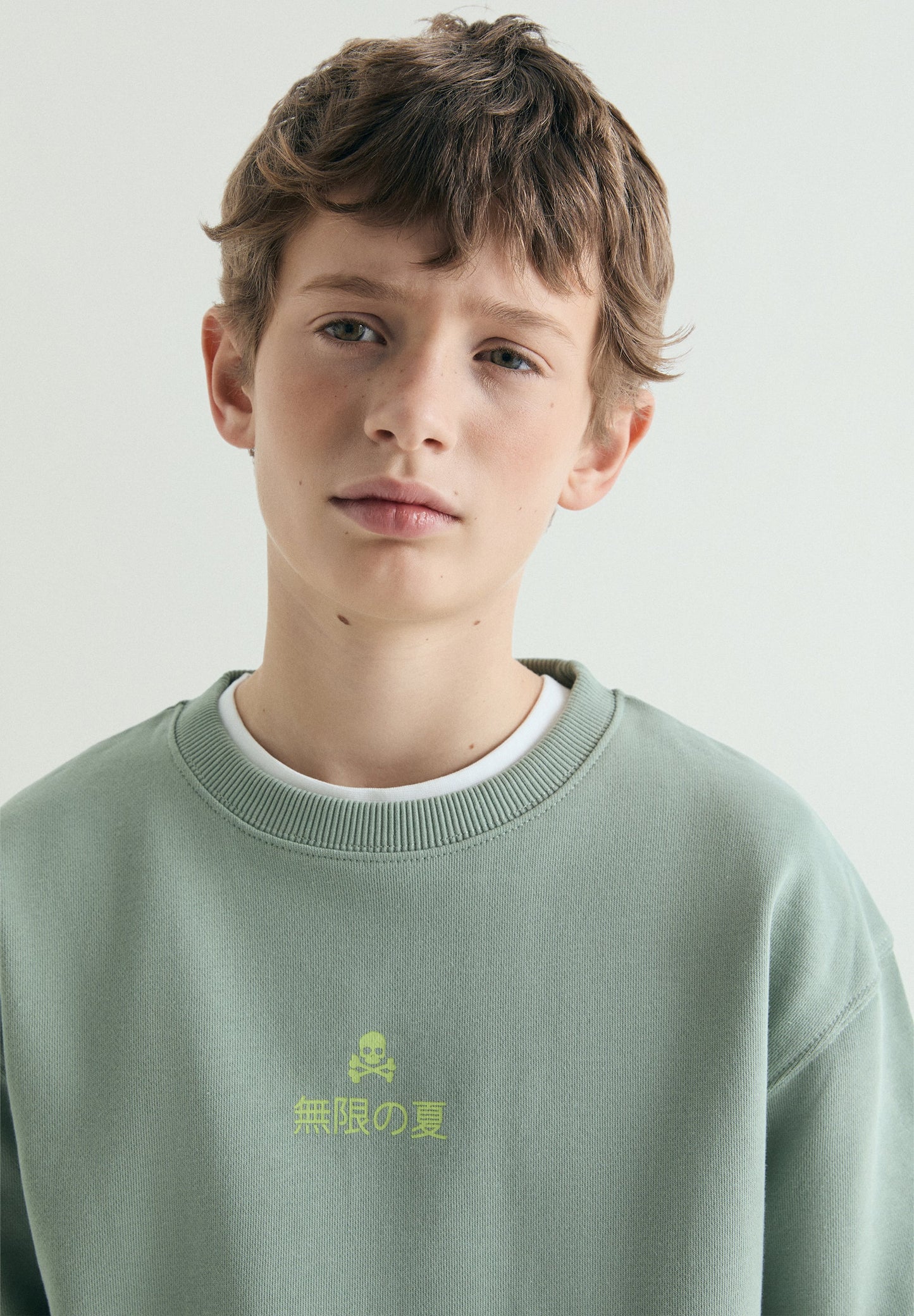 SWEATSHIRT WITH BACK PRINT AND POCKET