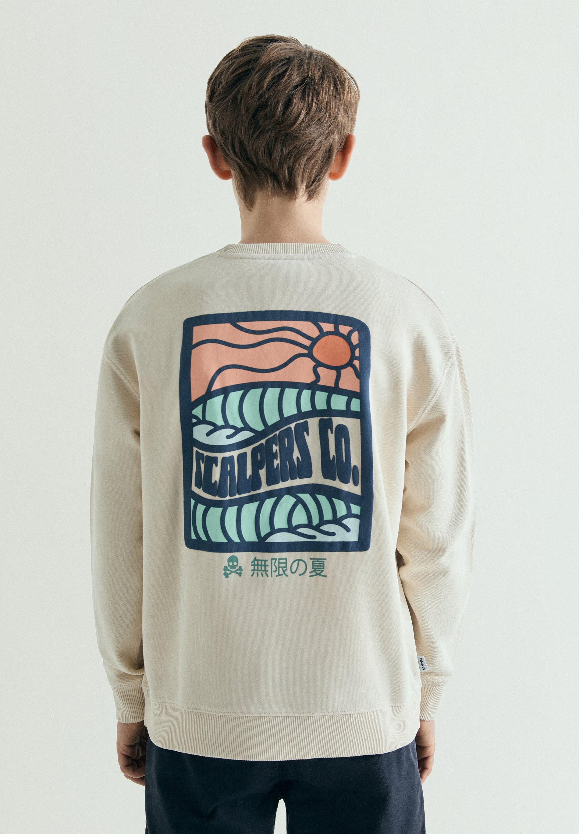 SWEATSHIRT WITH BACK PRINT AND POCKET