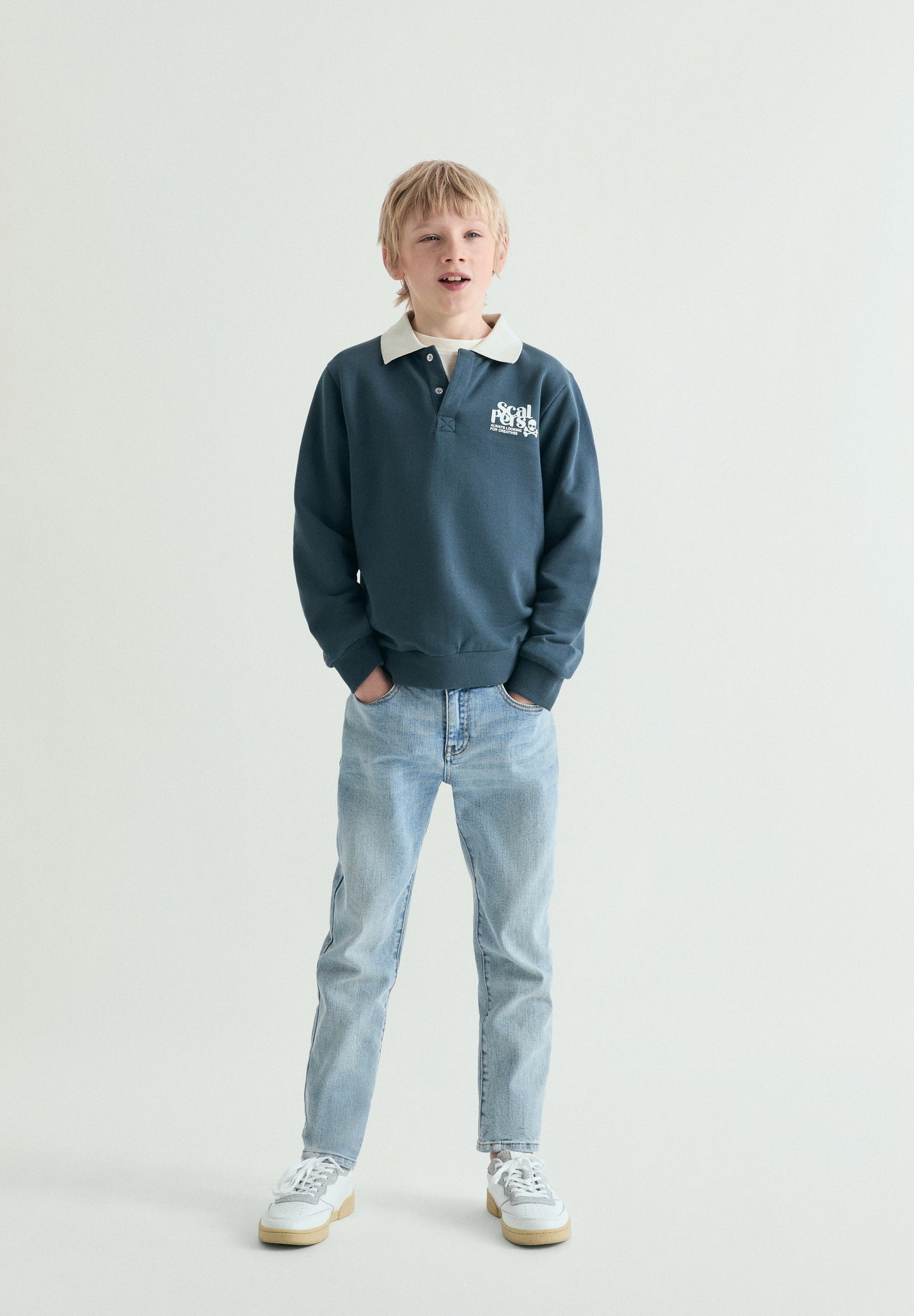 POLO SHIRT-STYLE SWEATSHIRT.