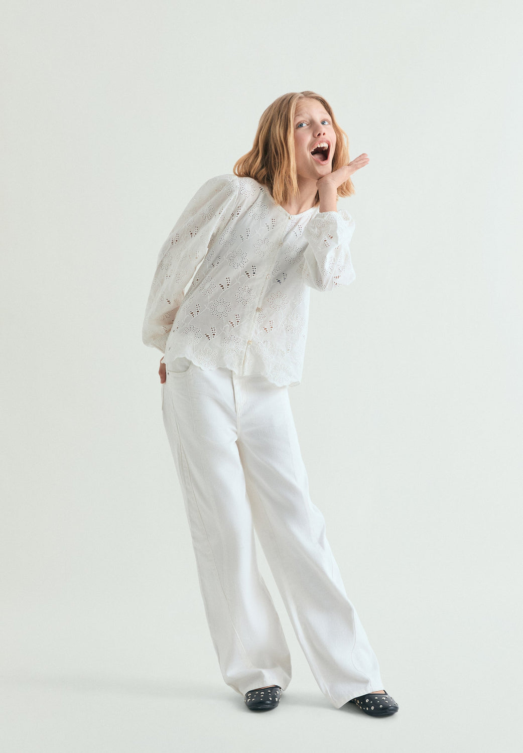 BLUSA PERFORADA BOTONES - Scalpers