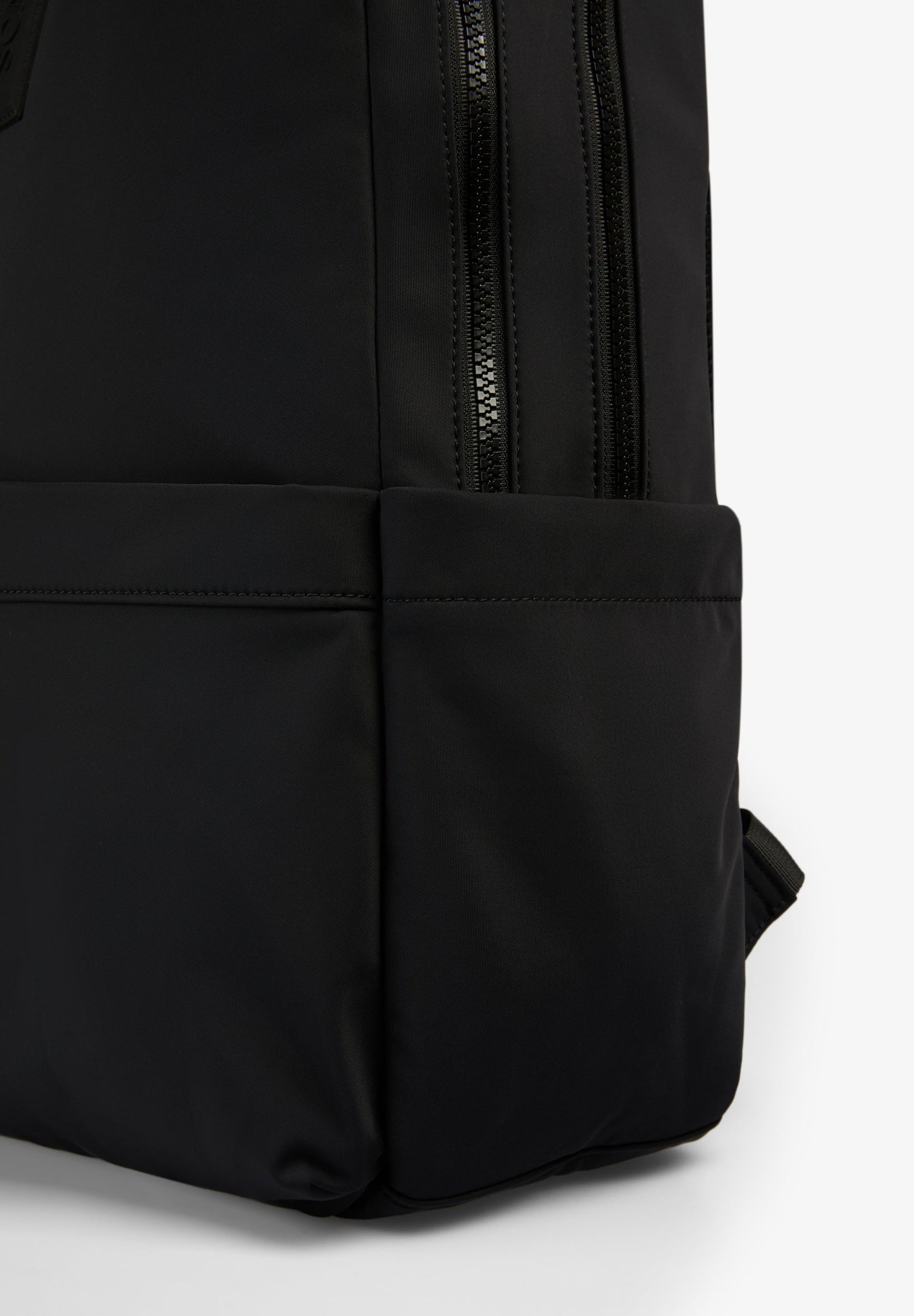 TECHNICAL BACKPACK WITH POCKETS