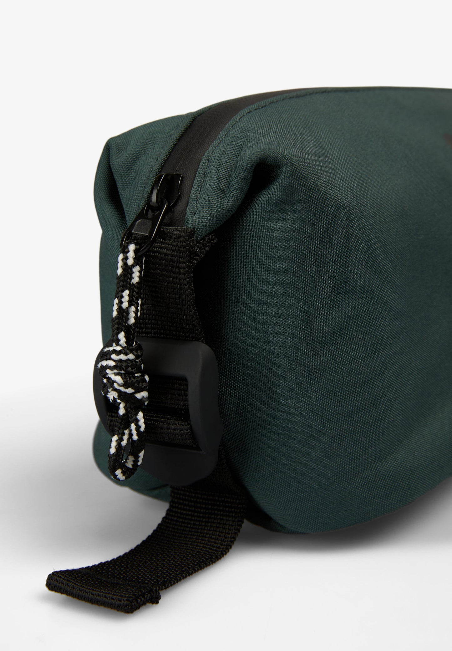 TECHNICAL TOILETRY BAG WITH SKULL