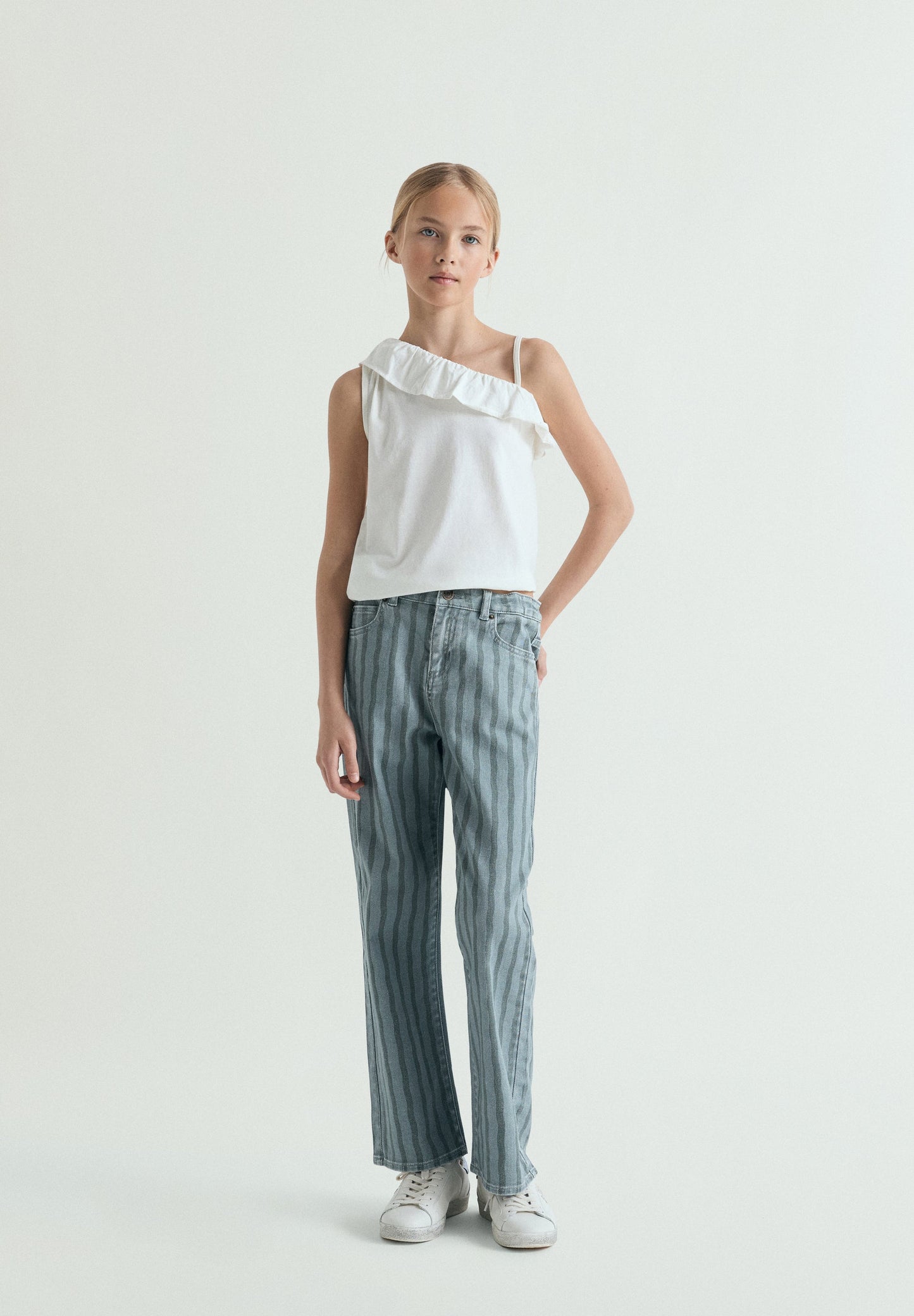 ASYMMETRIC RUFFLE T-SHIRT