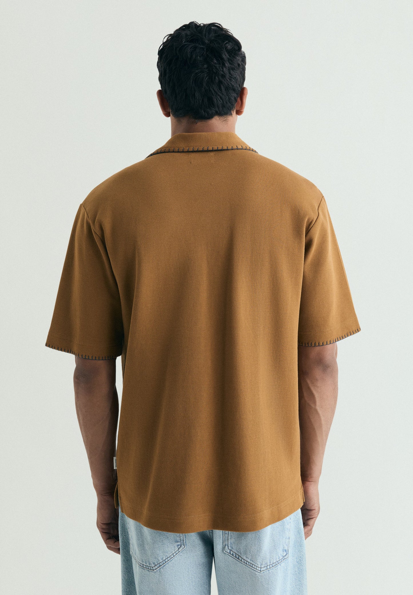 SHORT SLEEVE SHIRT WITH SEAMS