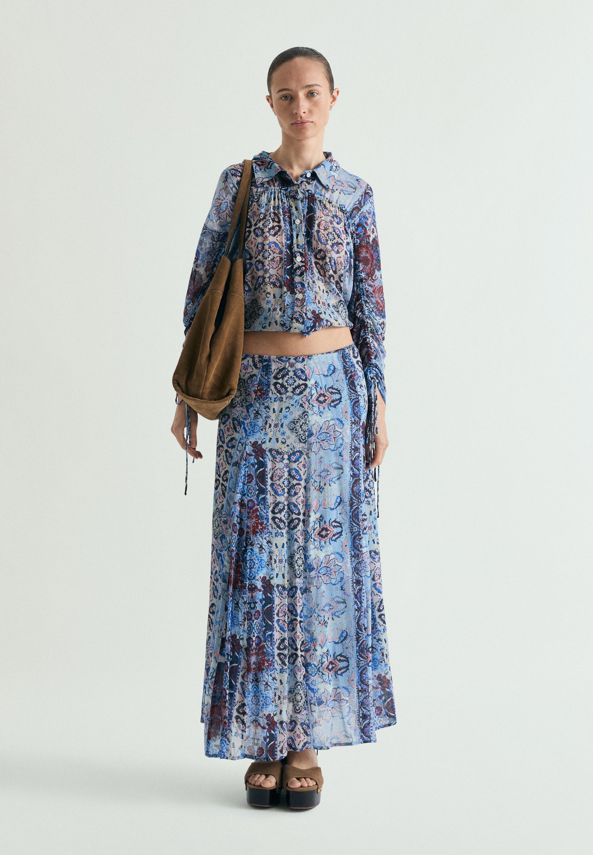 PRINTED FLOWING BLOUSE