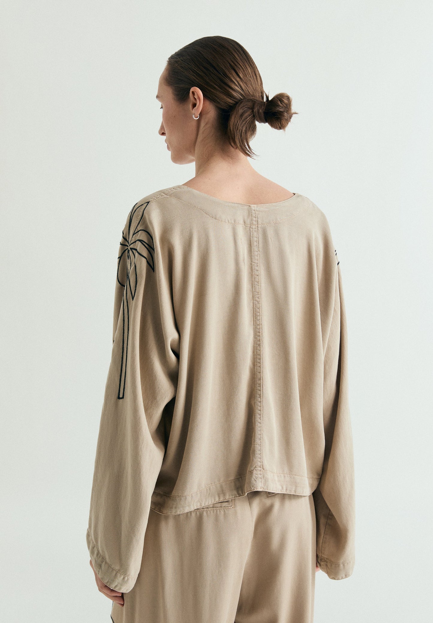 EMBROIDERED FLOWING SHIRT