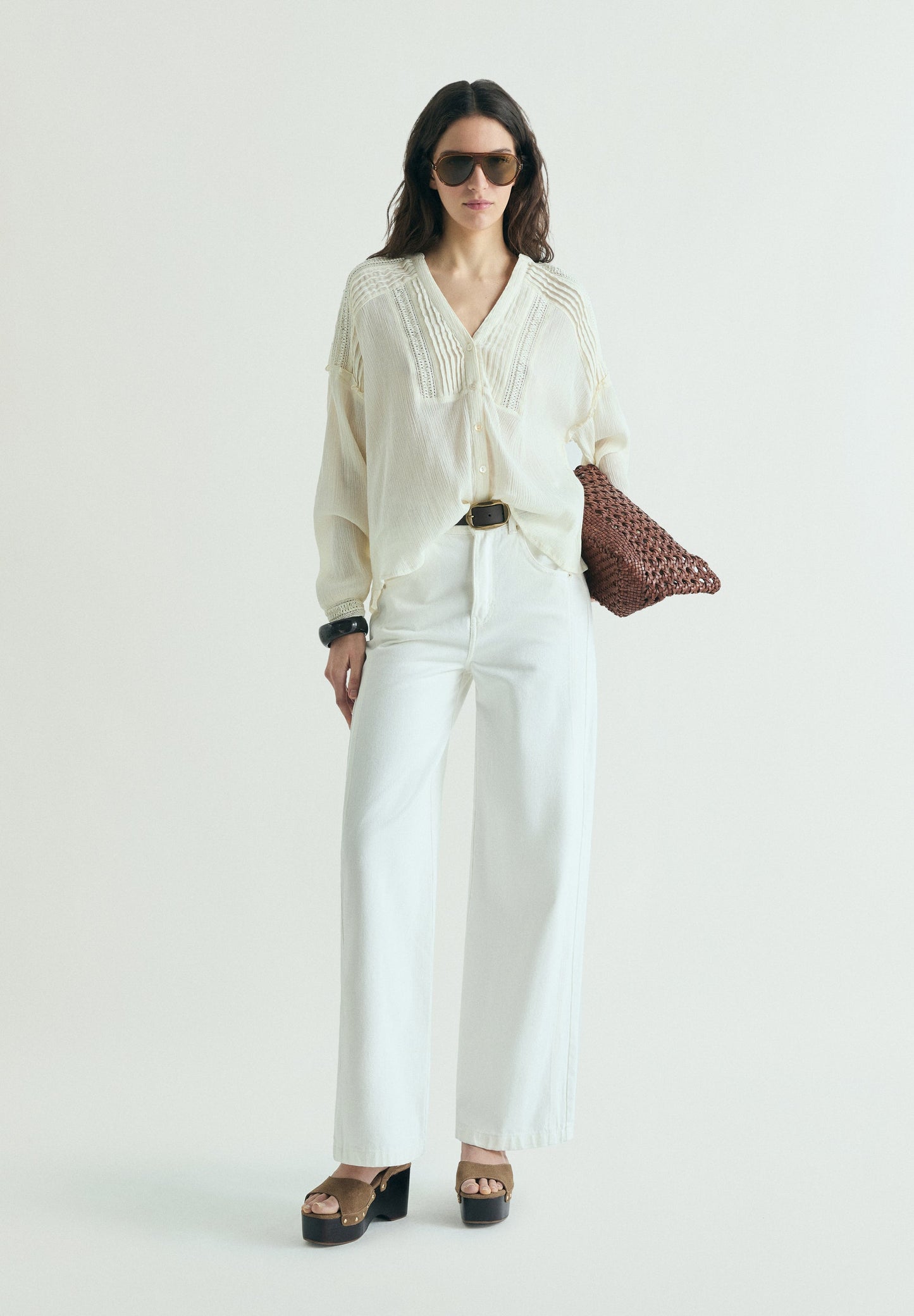 BLOUSE WITH LACE DETAIL