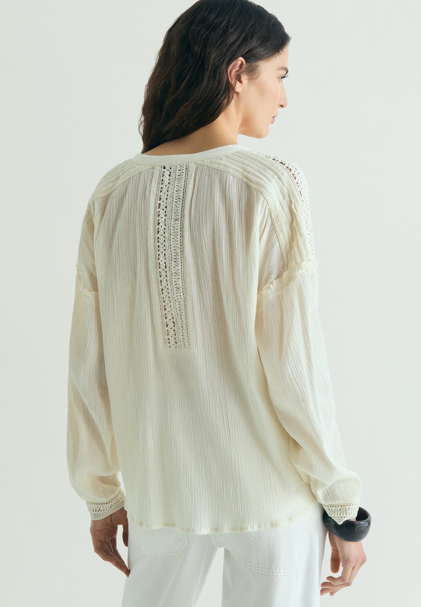 BLOUSE WITH LACE DETAIL