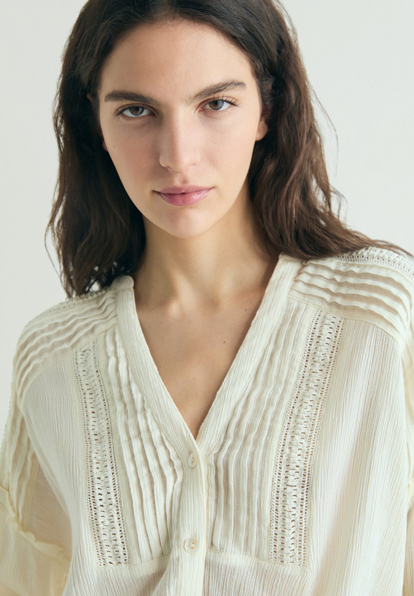 BLOUSE WITH LACE DETAIL