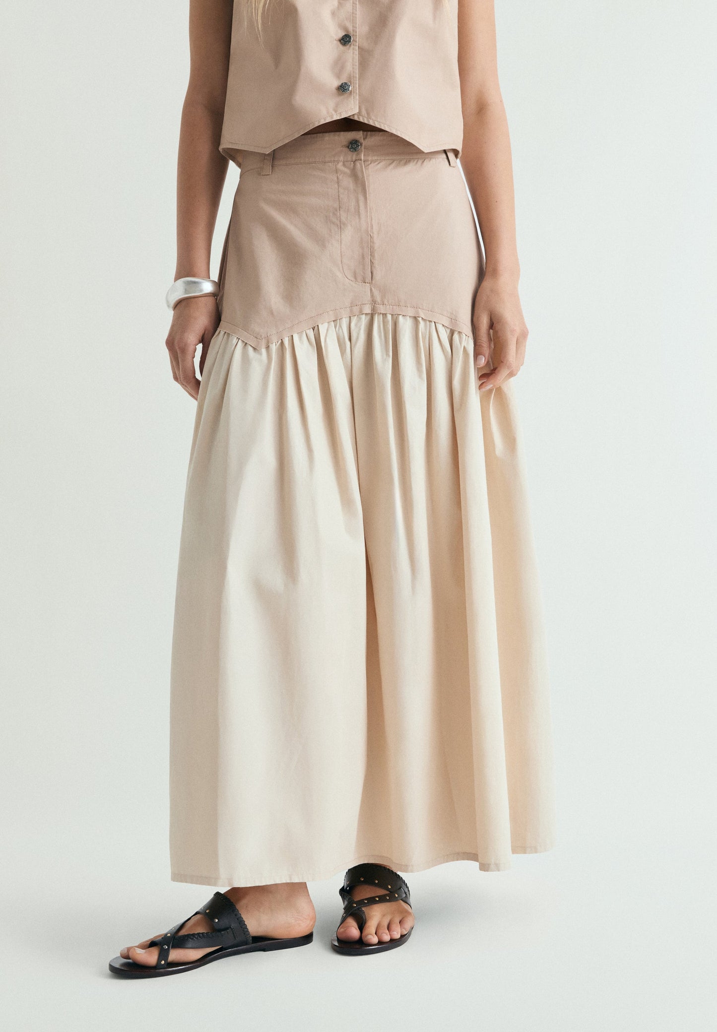 CONTRAST MIDI SKIRT