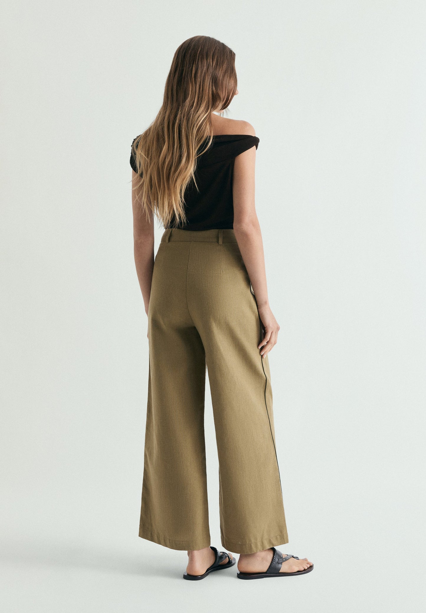 TROUSERS WITH CONTRAST POCKETS