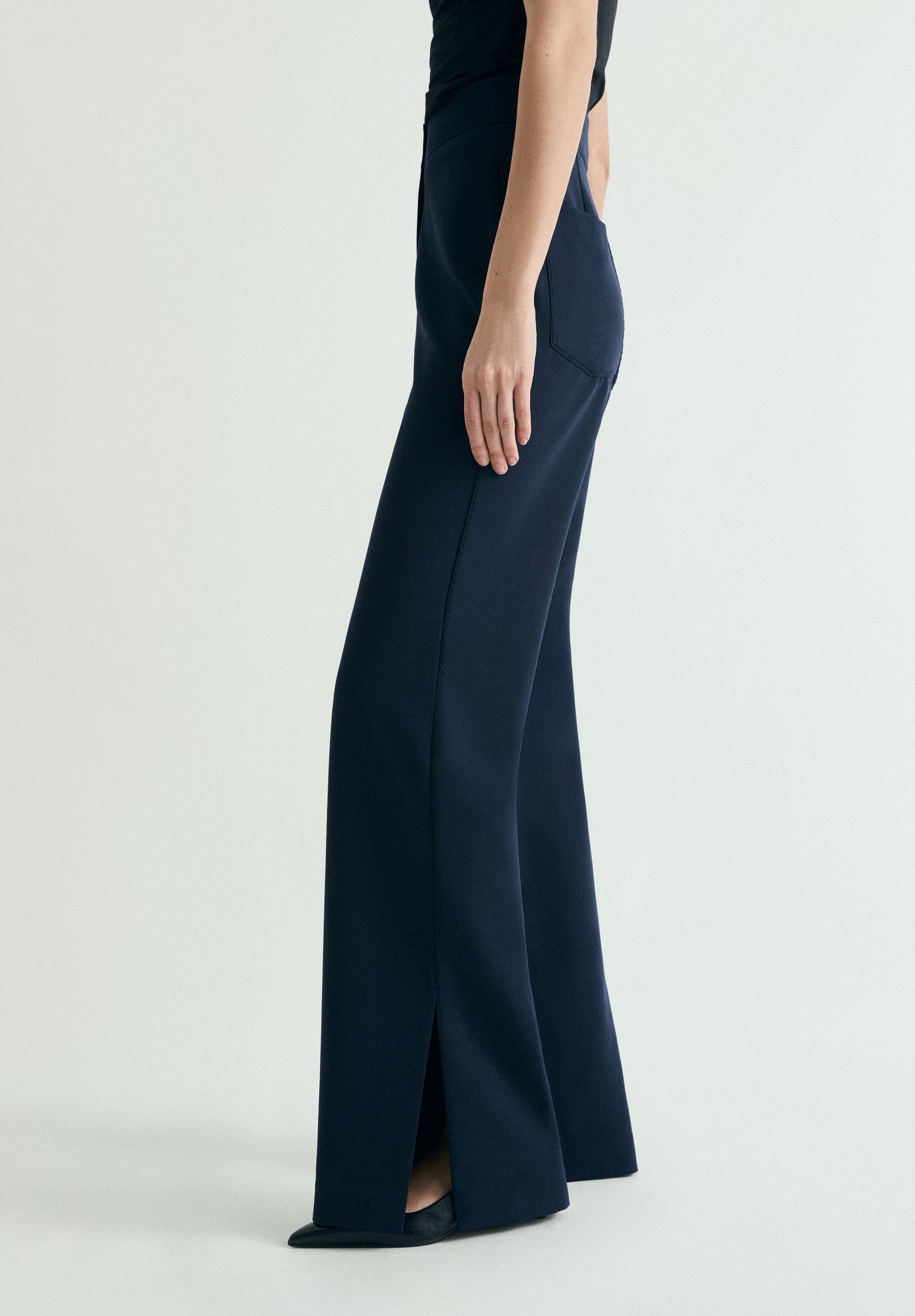 TROUSERS WITH TOPSTITCHING DETAIL