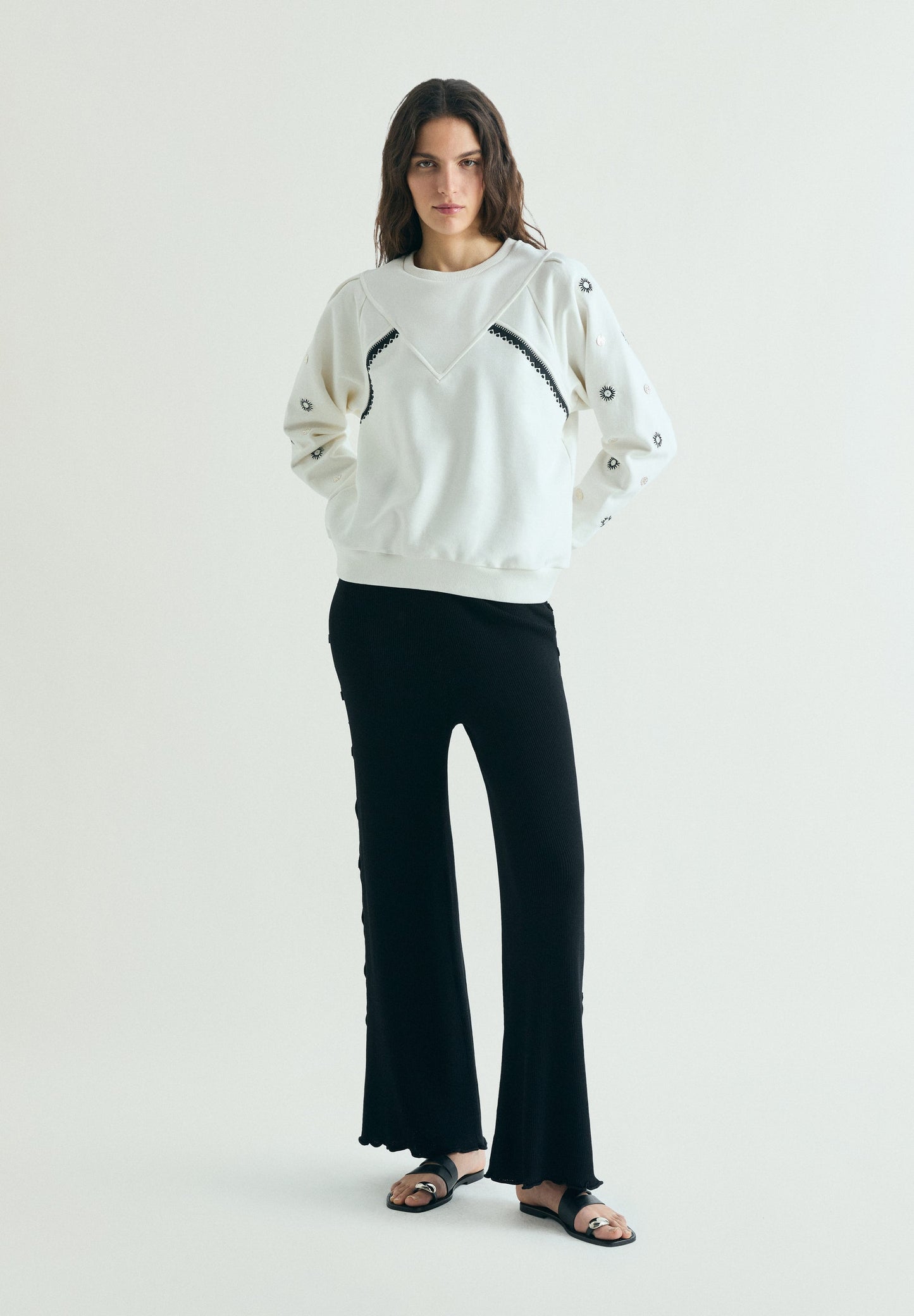 EMBROIDERED SWEATSHIRT WITH APPLIQUÉS