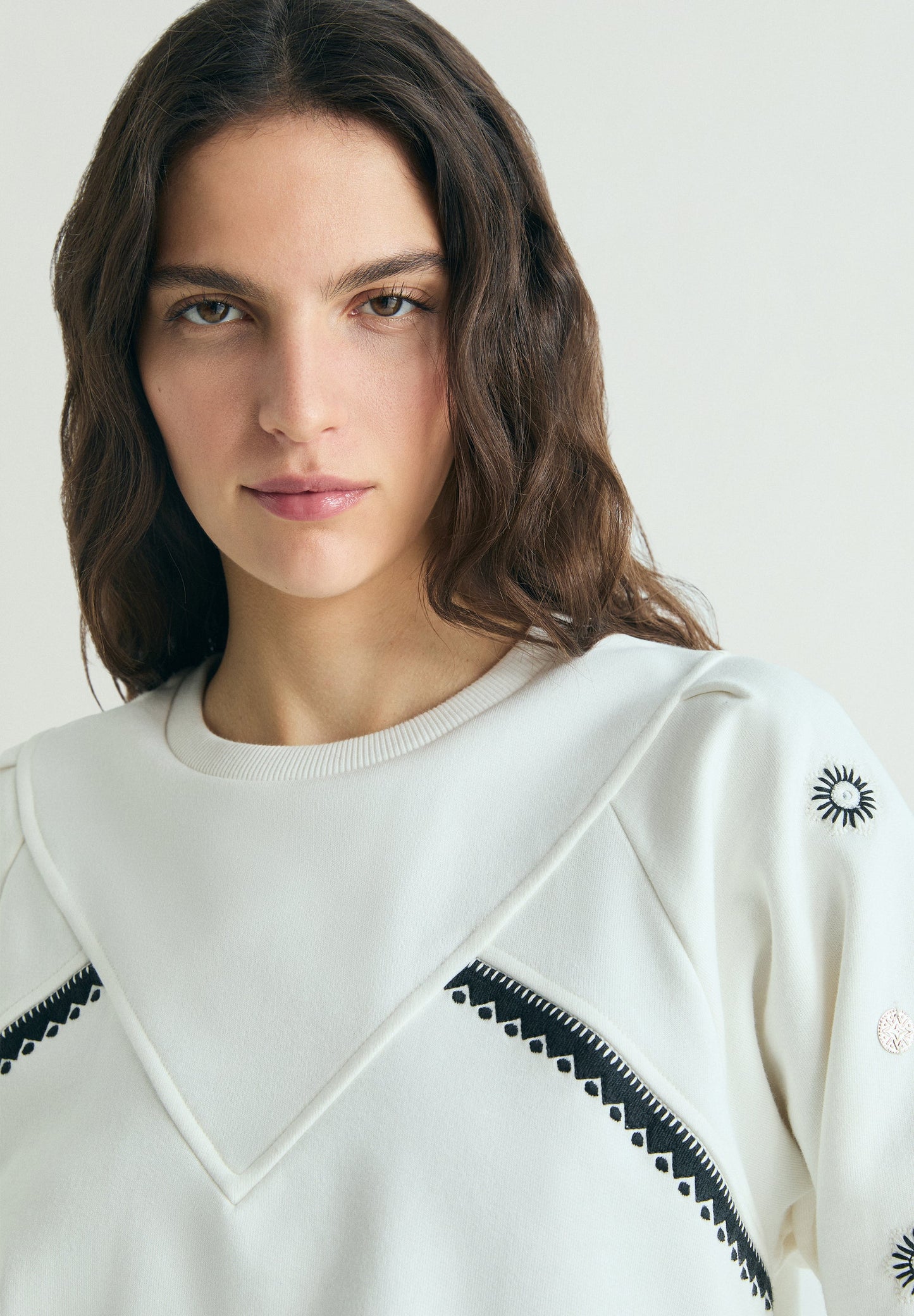EMBROIDERED SWEATSHIRT WITH APPLIQUÉS