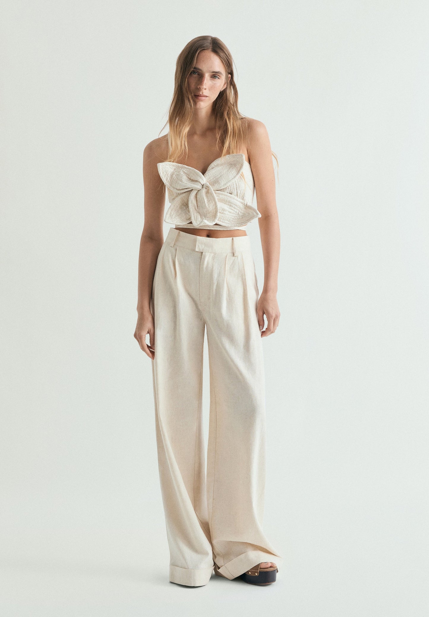 TOP WITH FLORAL DETAIL