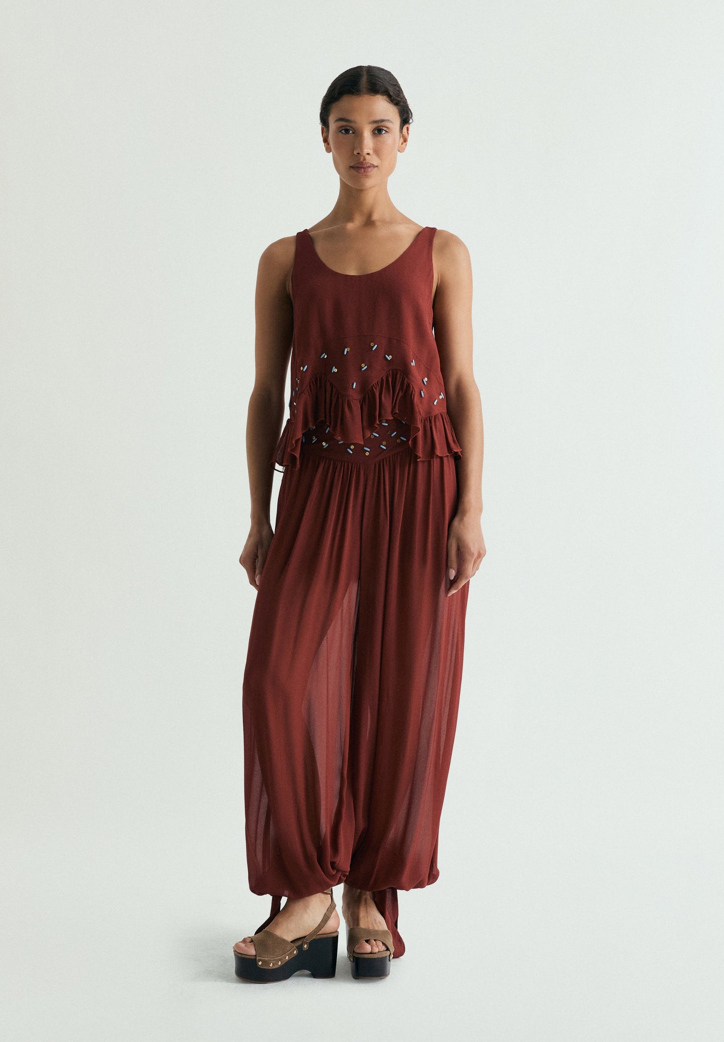 FLOWING TOP WITH APPLIQUÉS