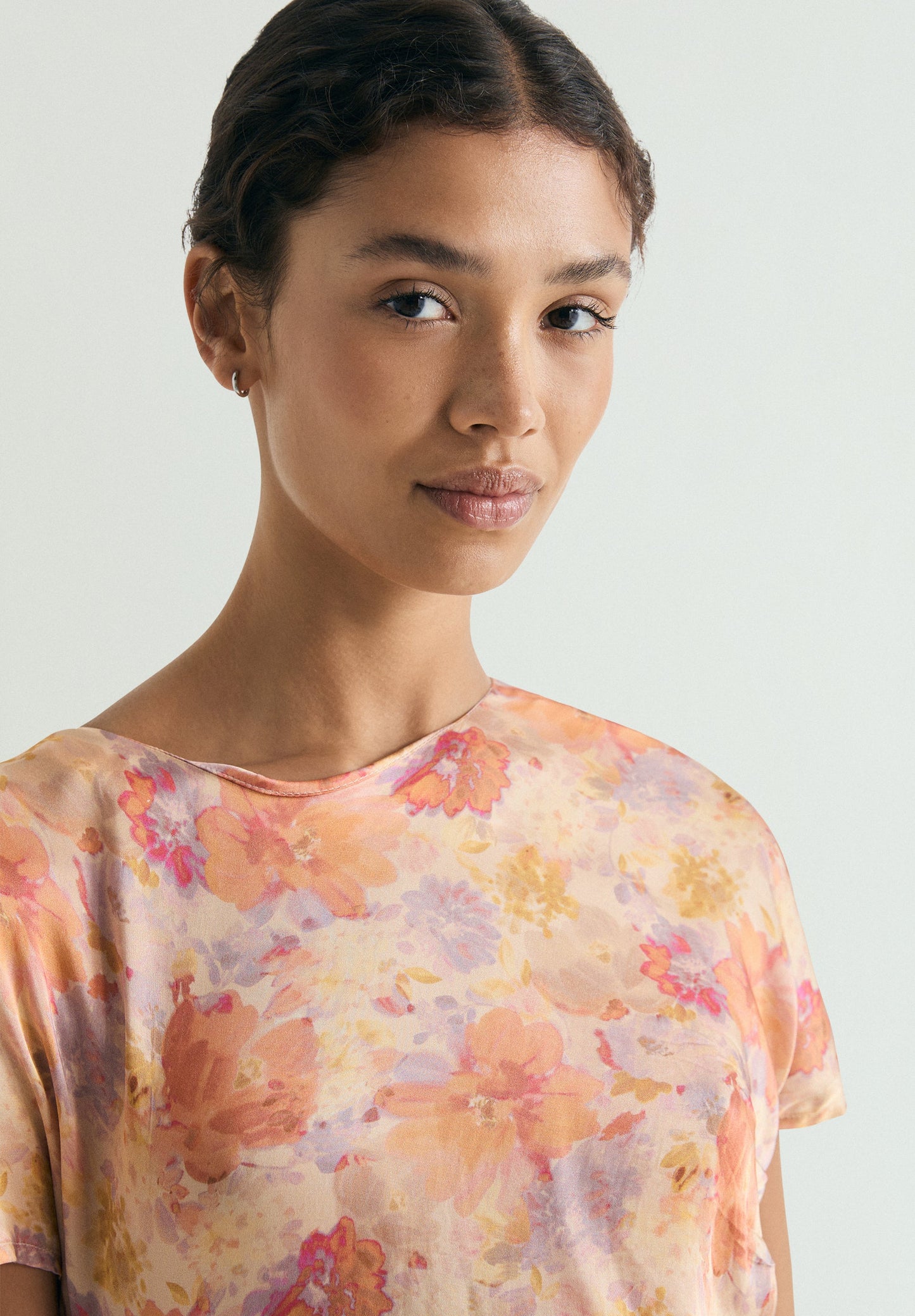 FLOWING FLORAL DRESS