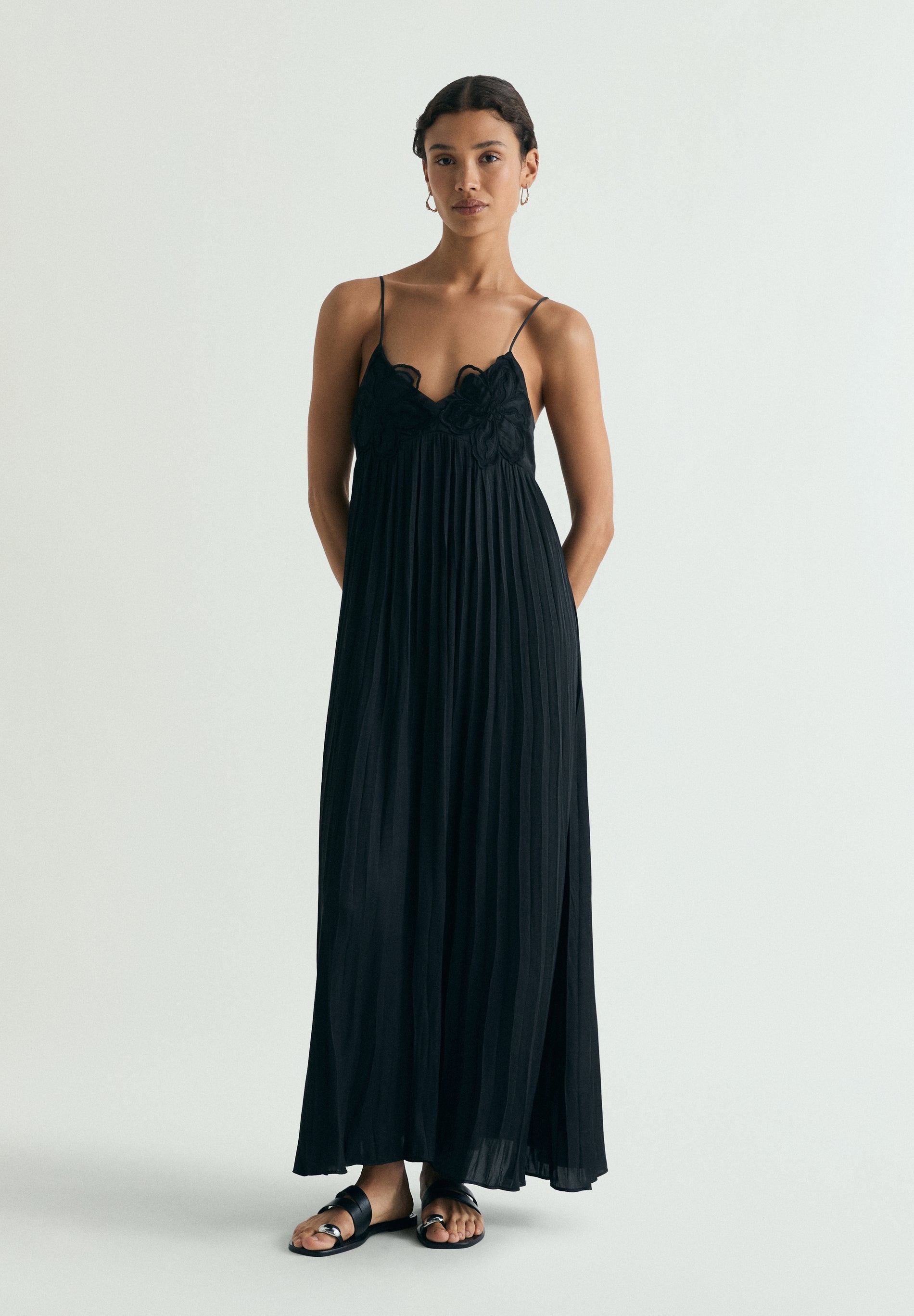 MIDI DRESS WITH FLORAL DETAIL