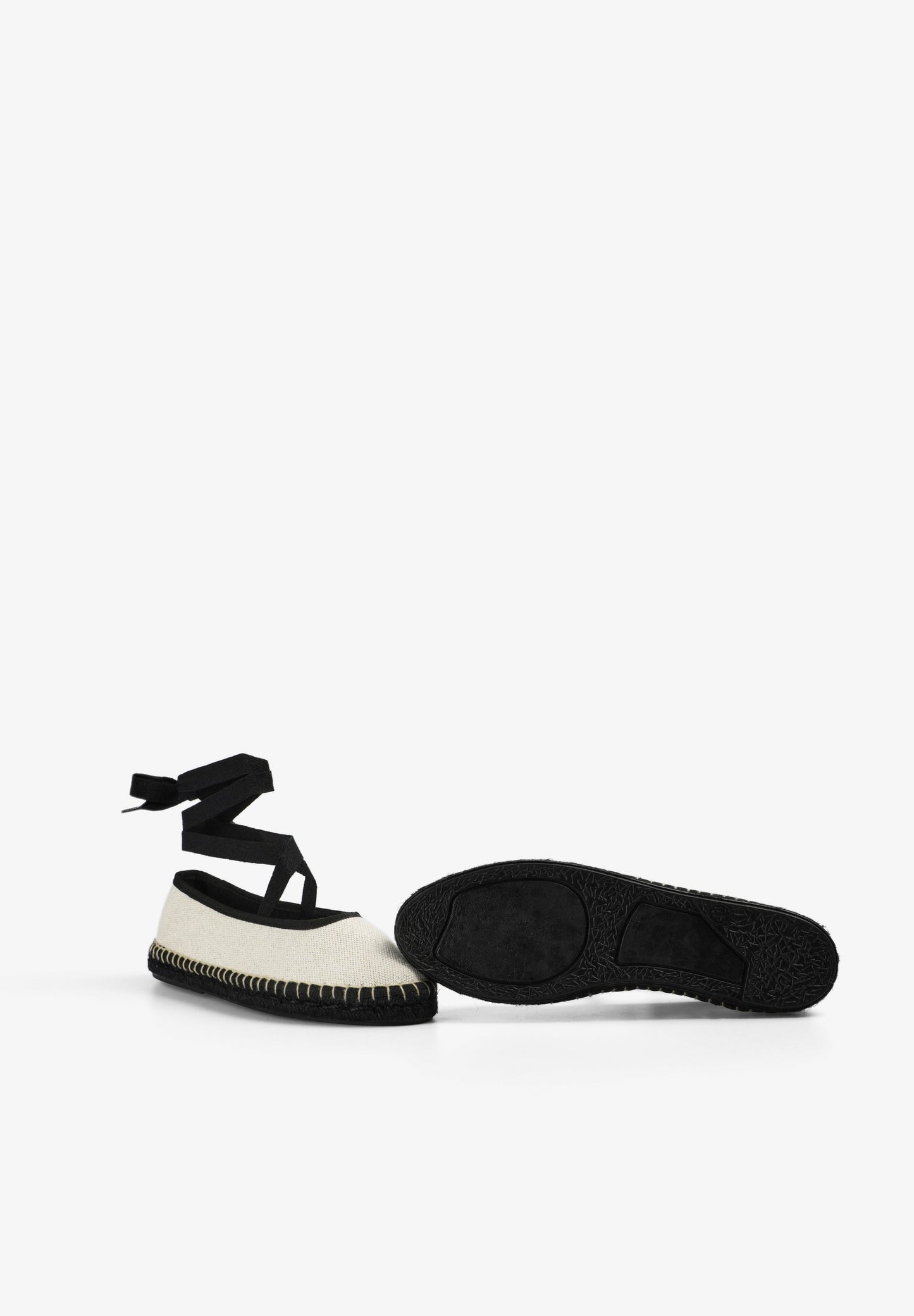 CONTRAST BALLET FLATS WITH LACING