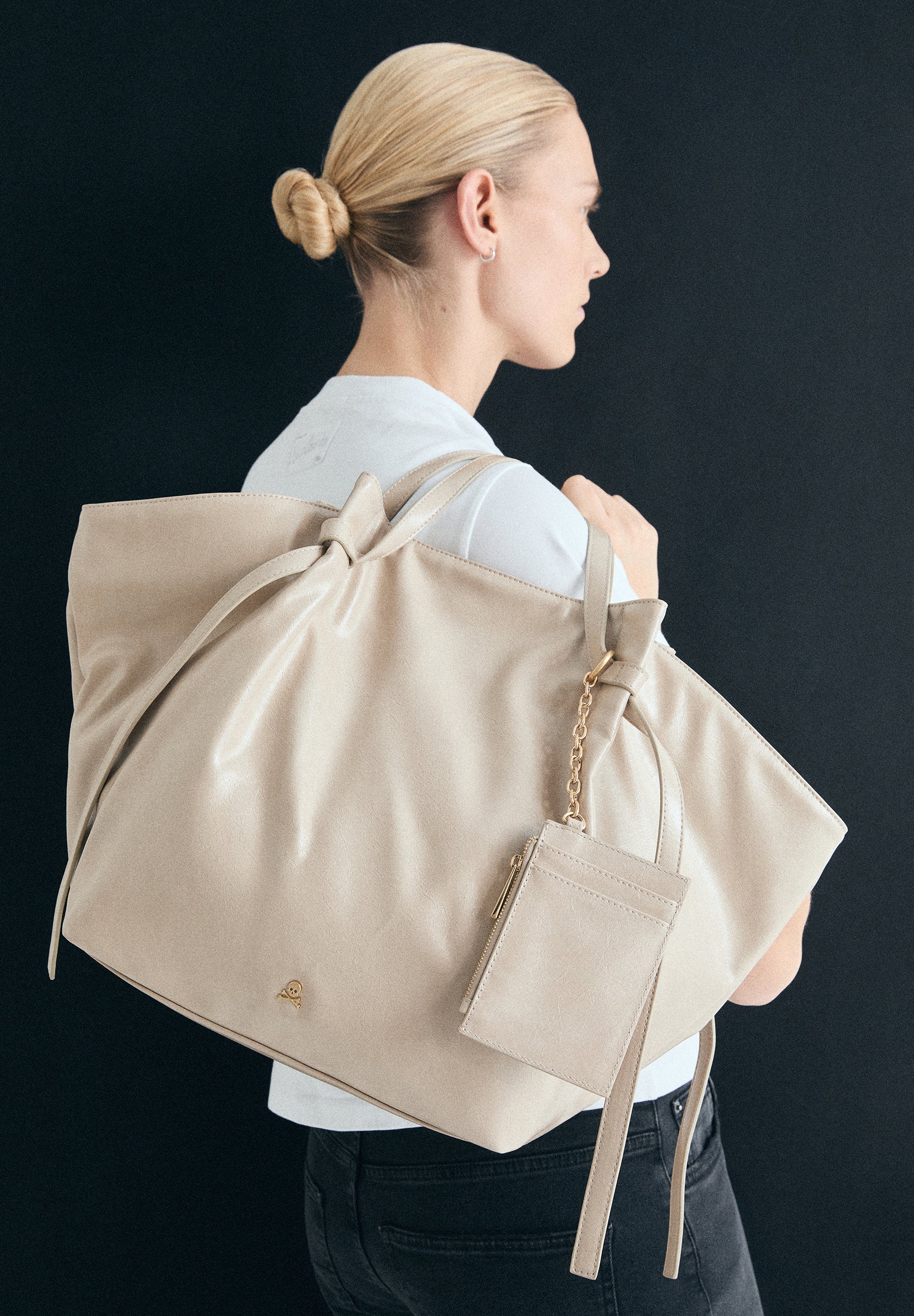 TOTE BAG WITH STRAPS