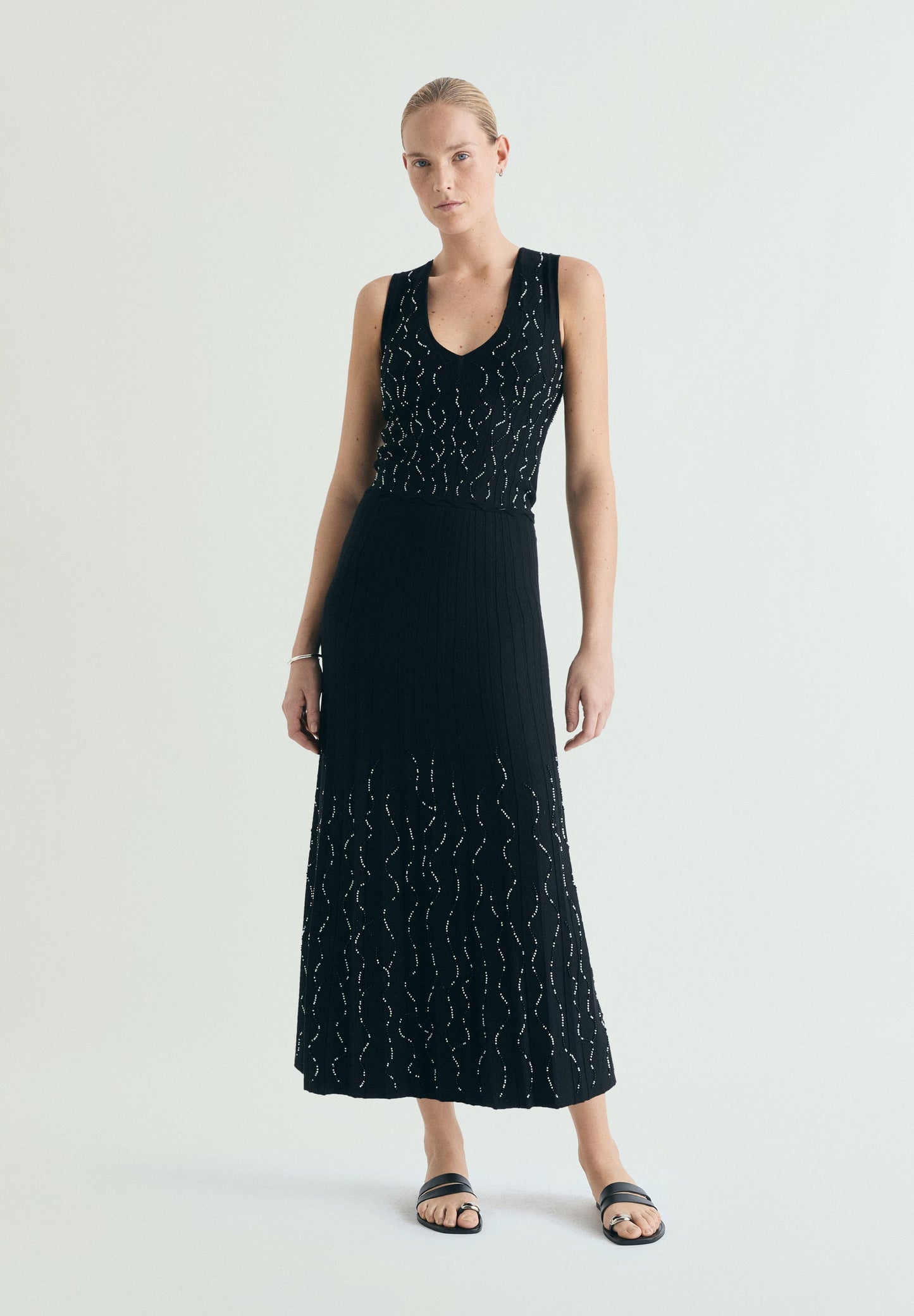 MIDI KNIT SKIRT WITH BEADS