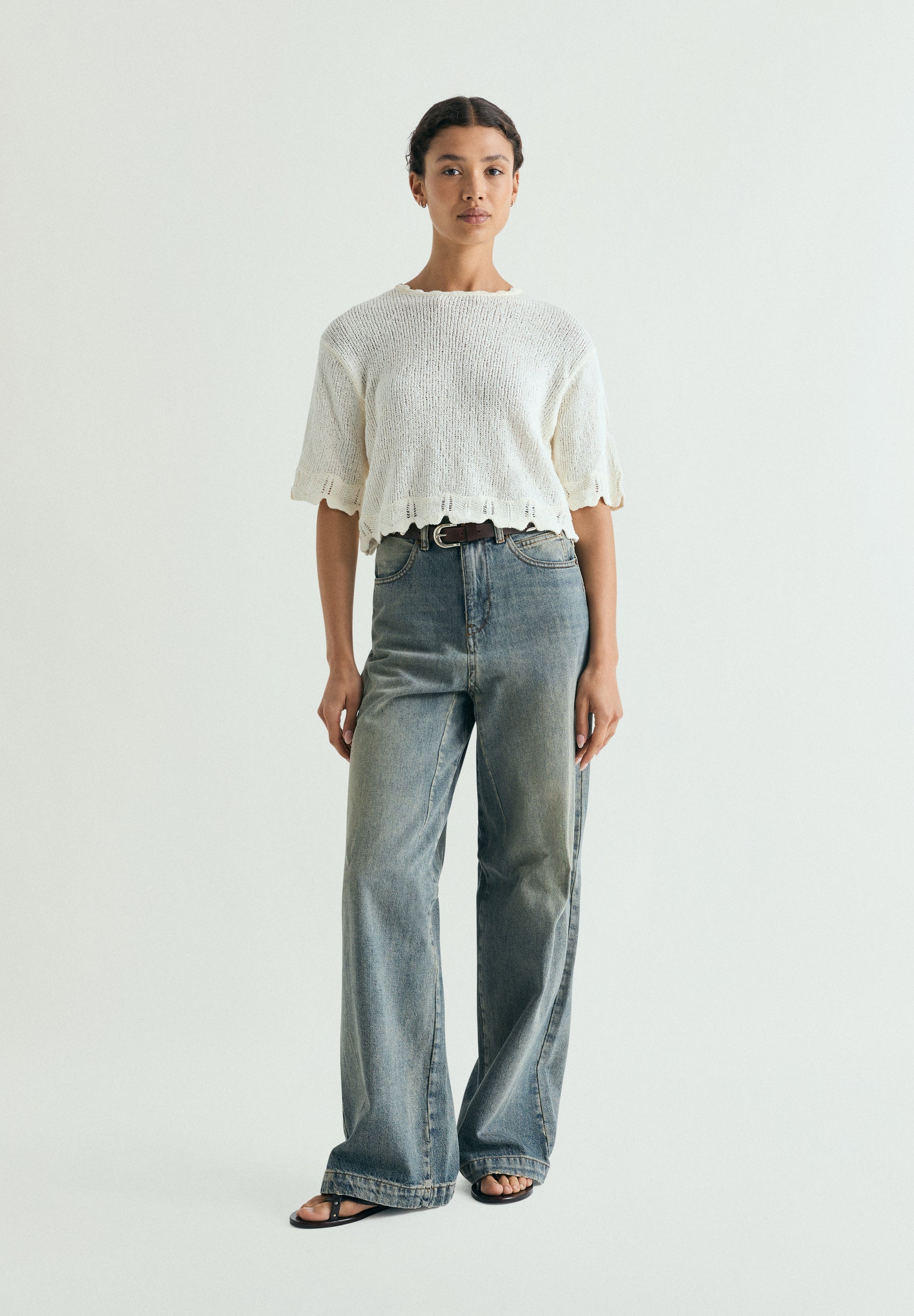 FULL LENGTH HIGH-RISE JEANS