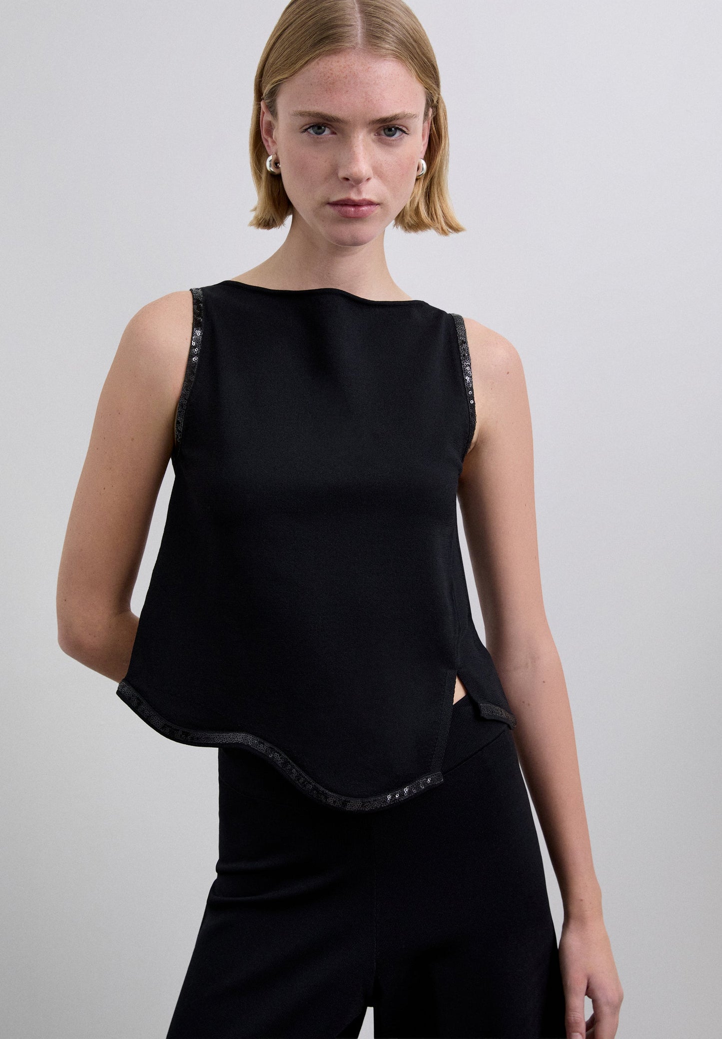 XM SCEMBELLISHMENT KNIT TOP