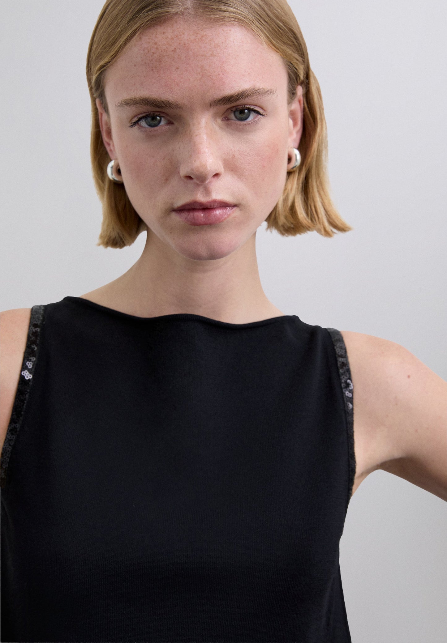 XM SCEMBELLISHMENT KNIT TOP