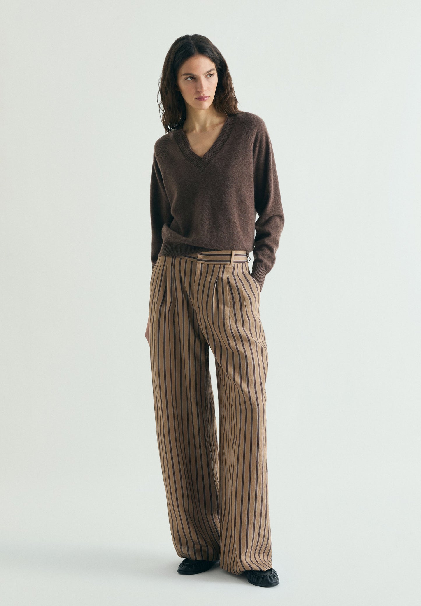 STRIPED TROUSERS WITH DARTS