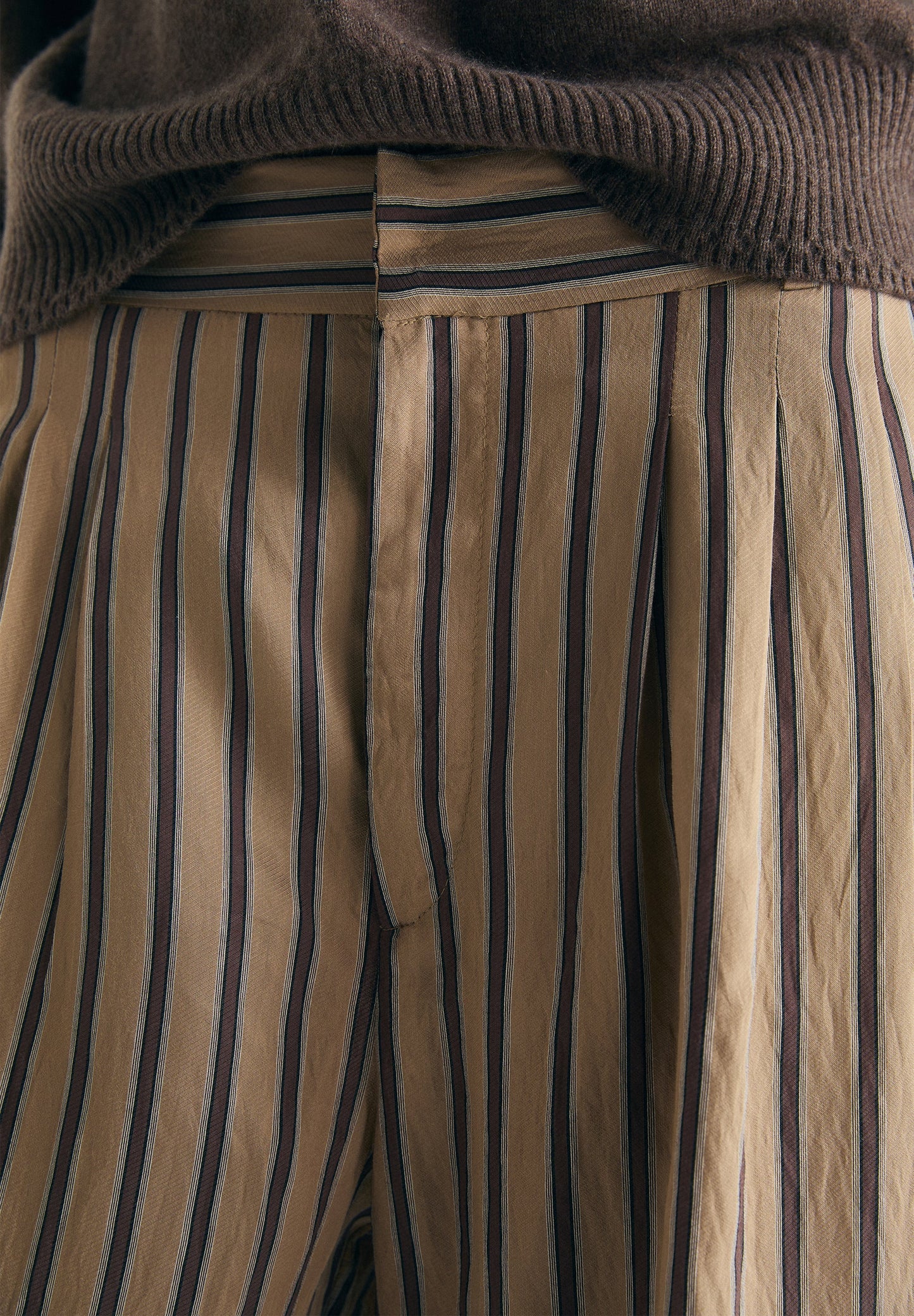 STRIPED TROUSERS WITH DARTS