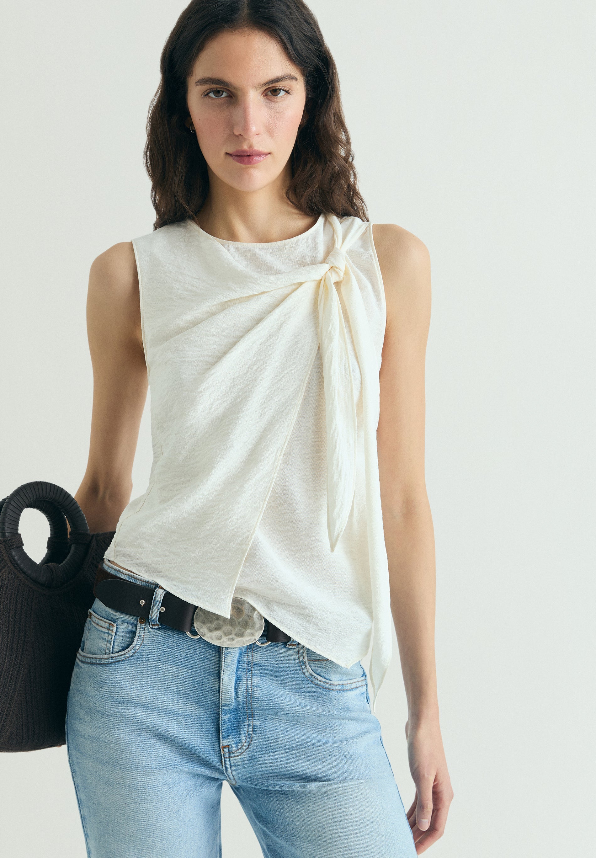 ASYMMETRIC KNOT TOP