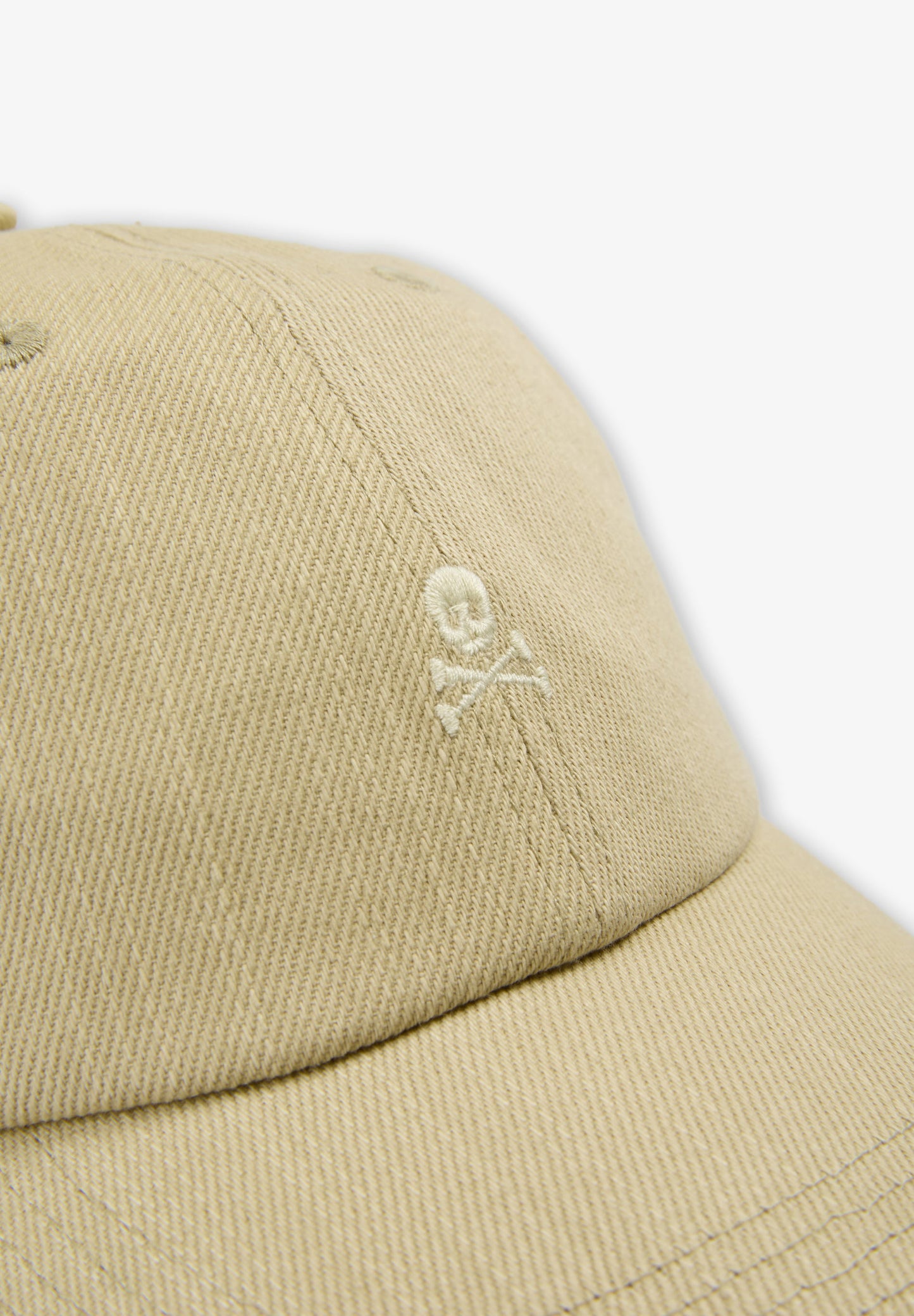 MATCHING CAP WITH SKULL