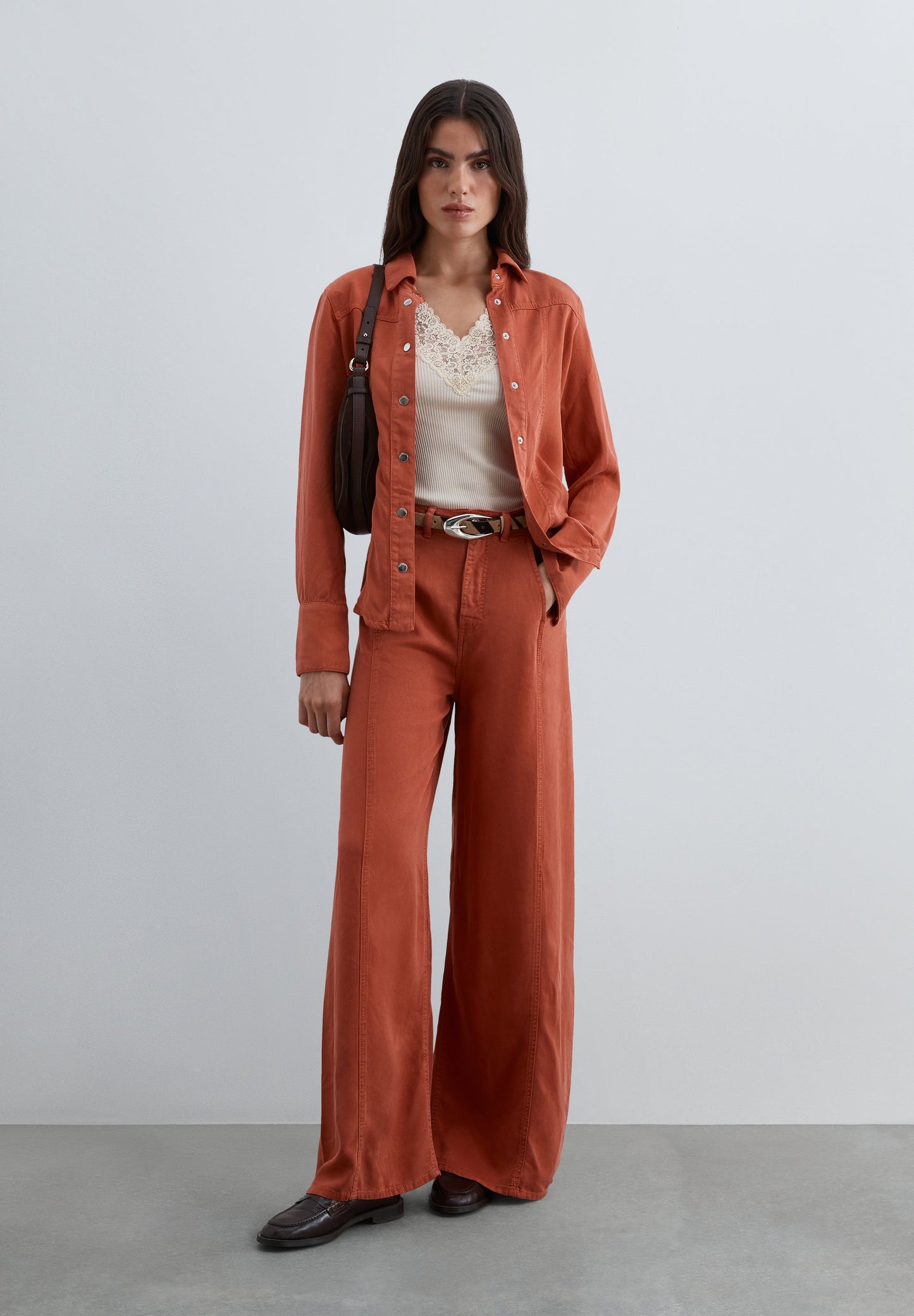 LOOSE-FITTING LYOCELL SHIRT