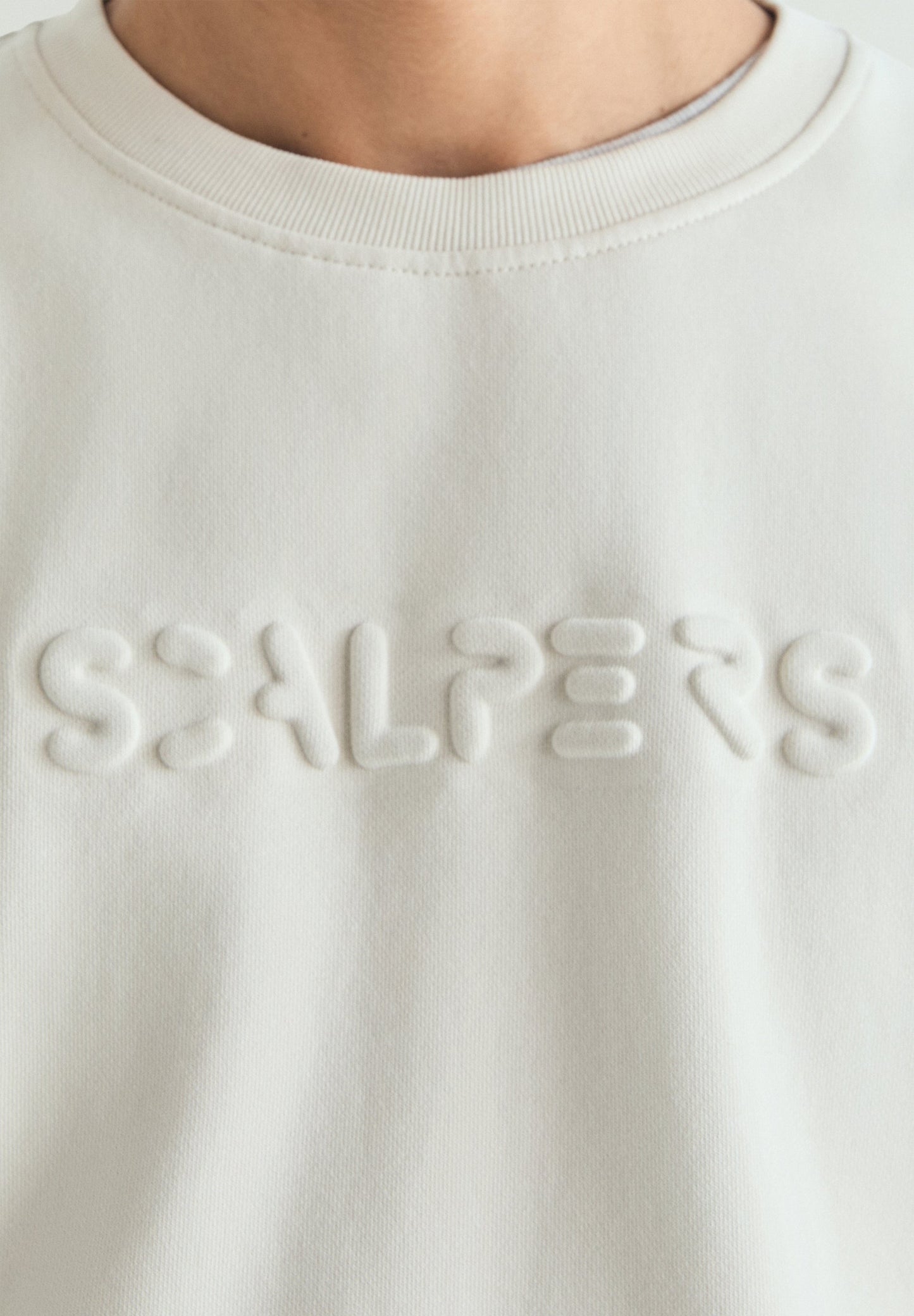 SUDADERA CALAVERA EN RELIEVE - Scalpers