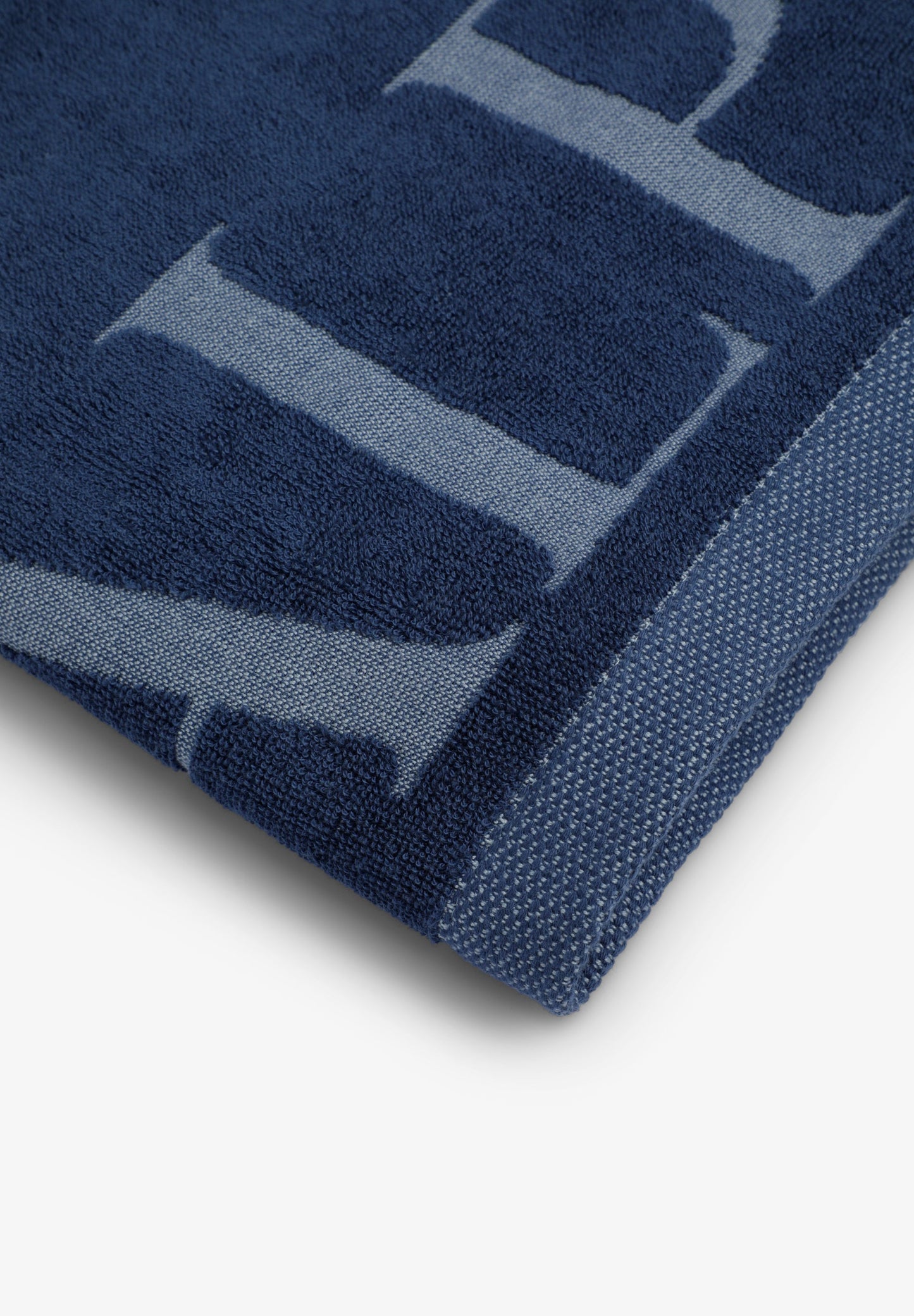 TOWEL WITH TWO-TONE LOGO