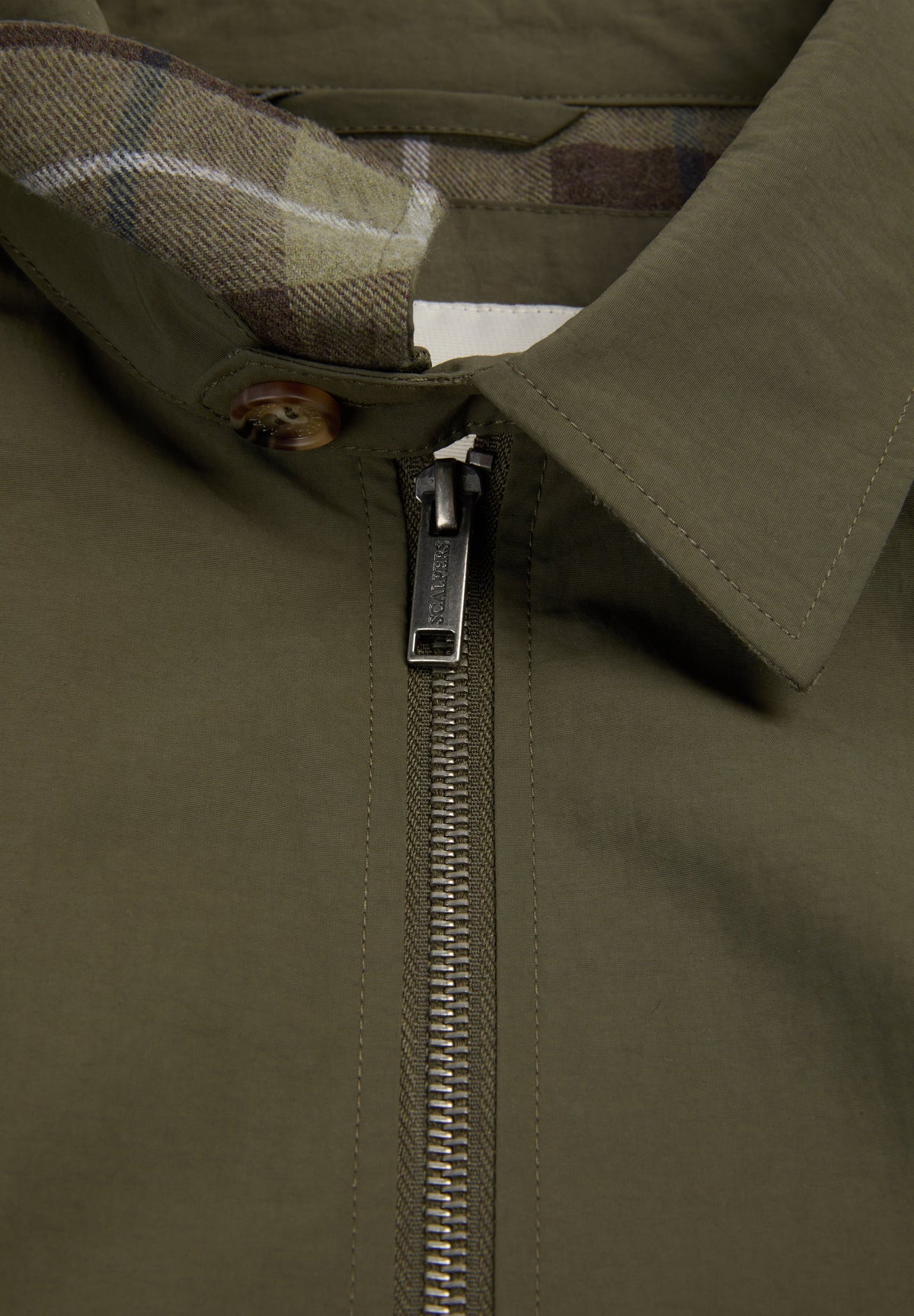 JACKET WITH INNER DETAILS