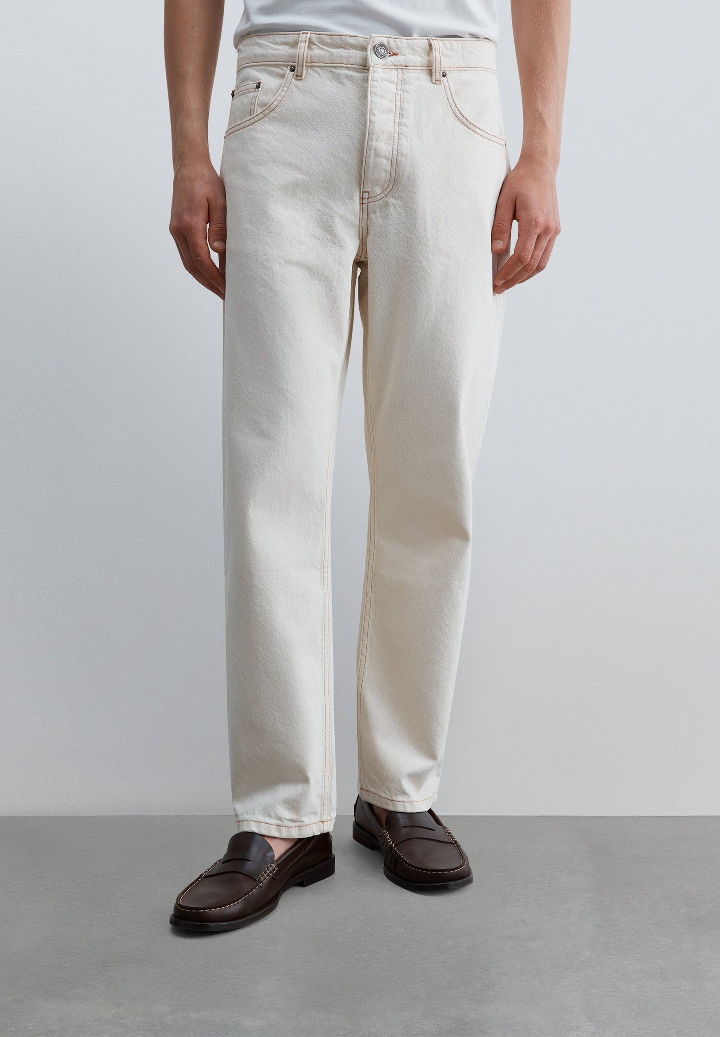 CROPPED FIT JEANS