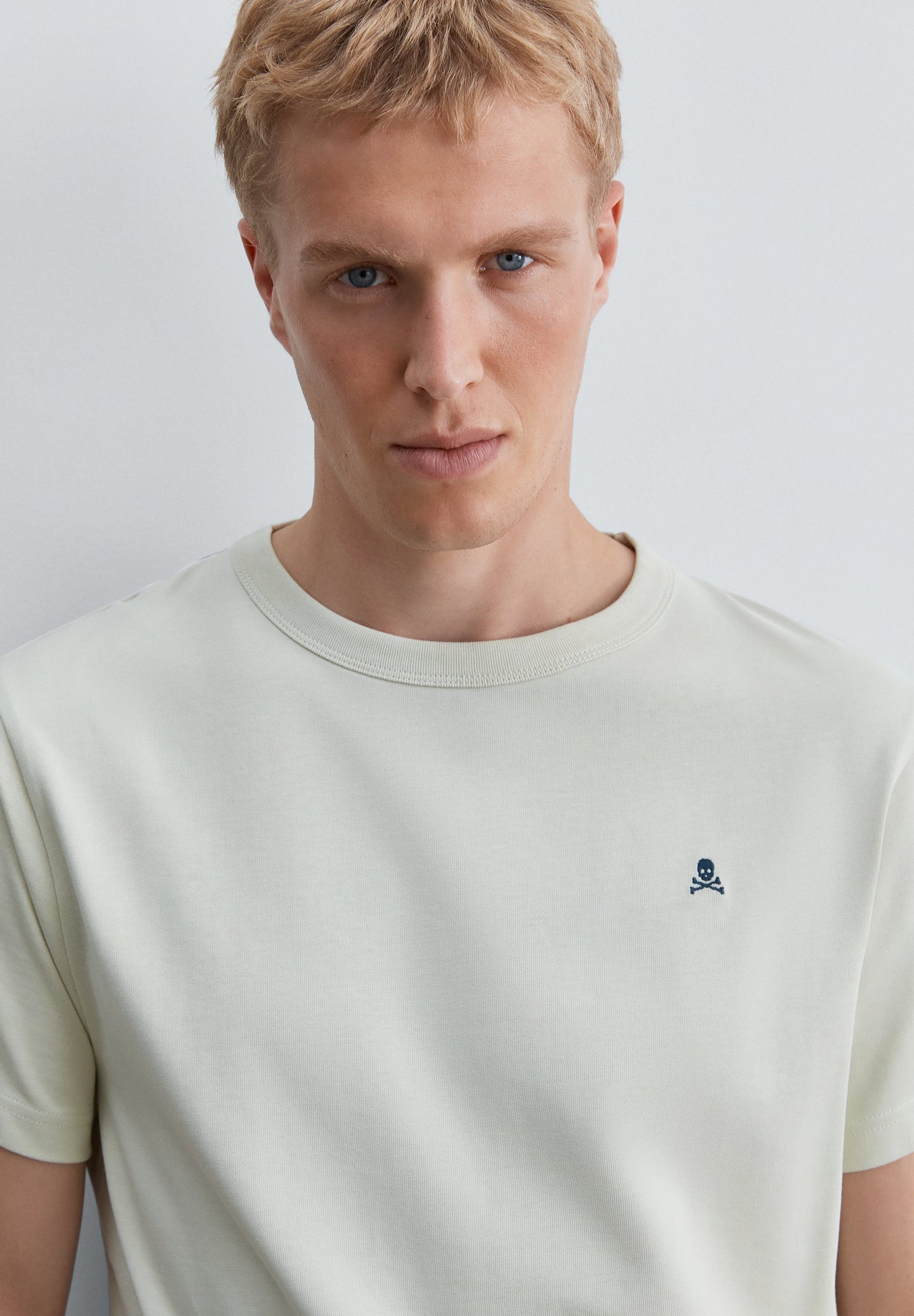 T-SHIRT WITH CONTRAST SKULL