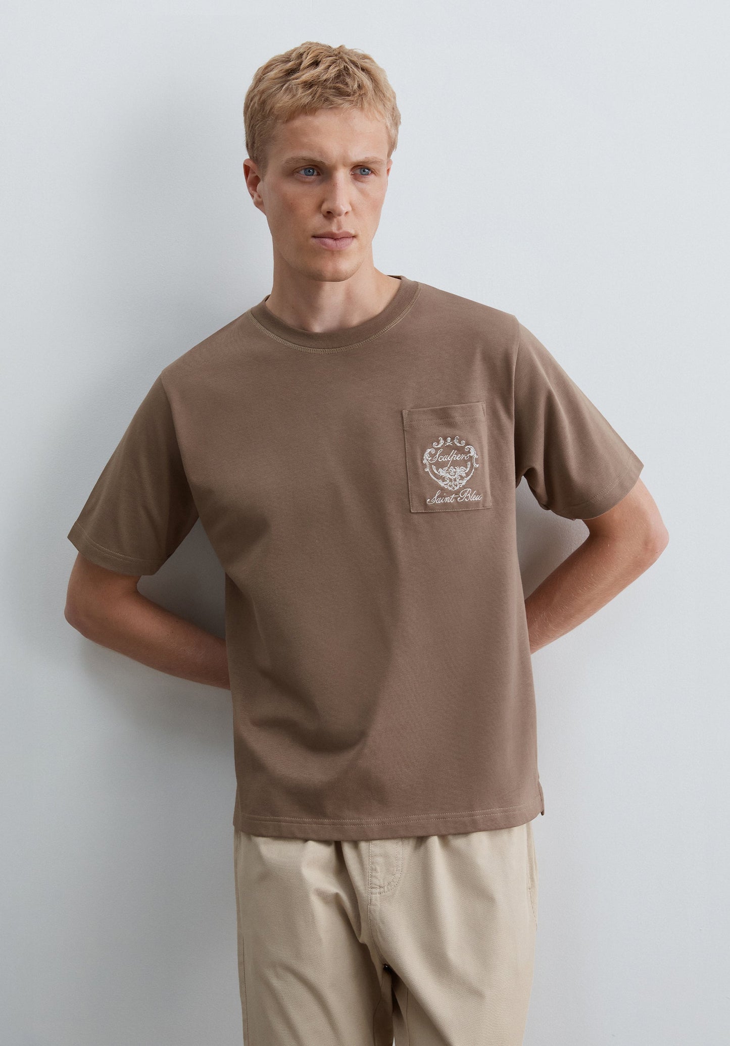 BOXY FIT EMBROIDERED T-SHIRT