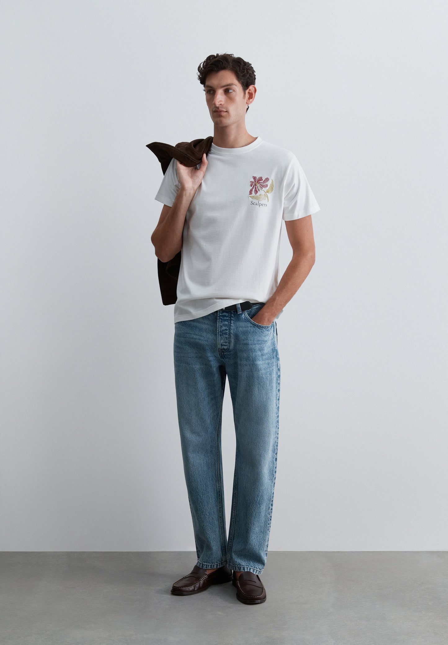 REGULAR FIT EMBROIDERED T-SHIRT