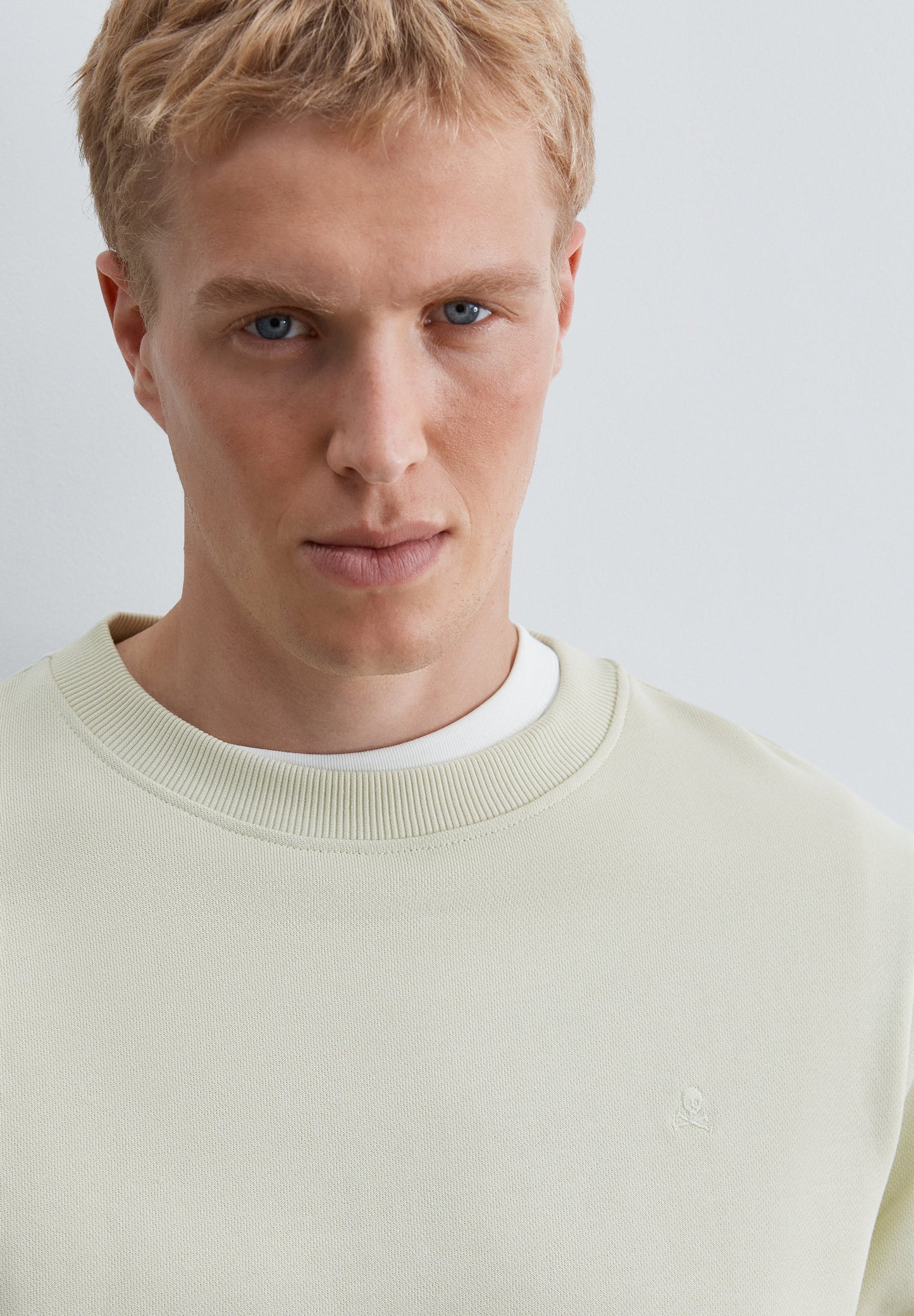 CREWNECK SWEATSHIRT WITH TONAL EMBROIDERY