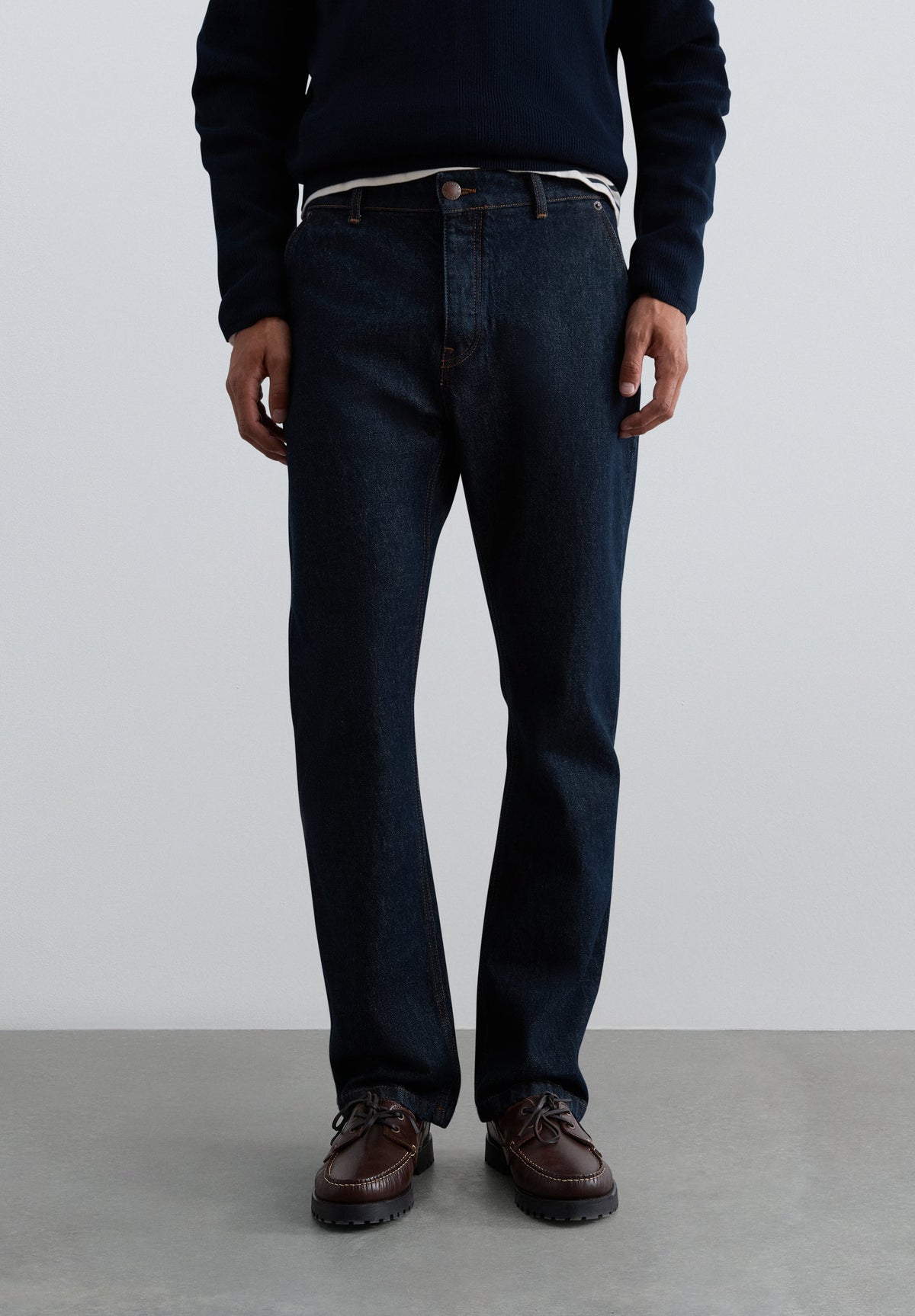 STRAIGHT JEANS