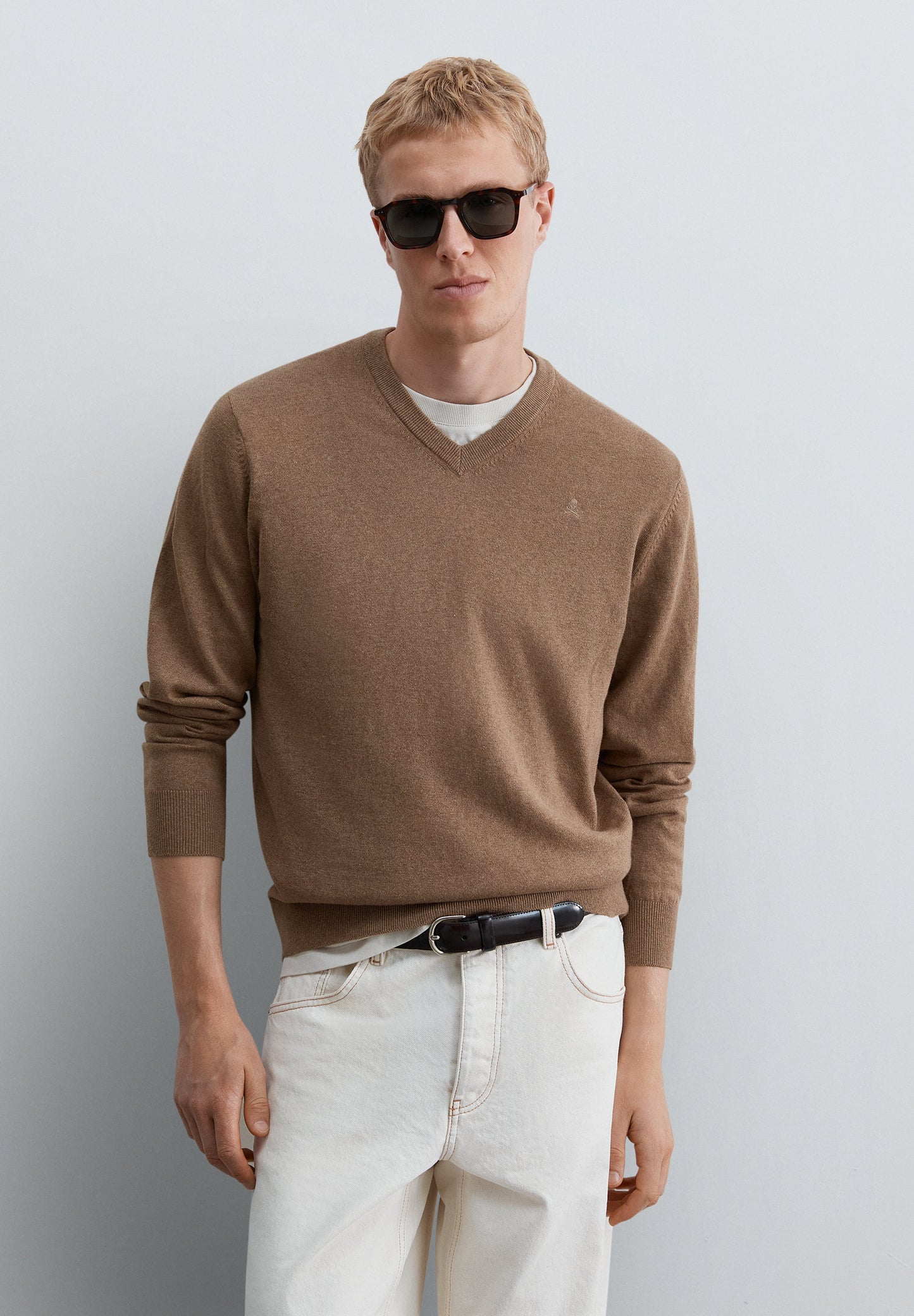 KNIT V-NECK SWEATER
