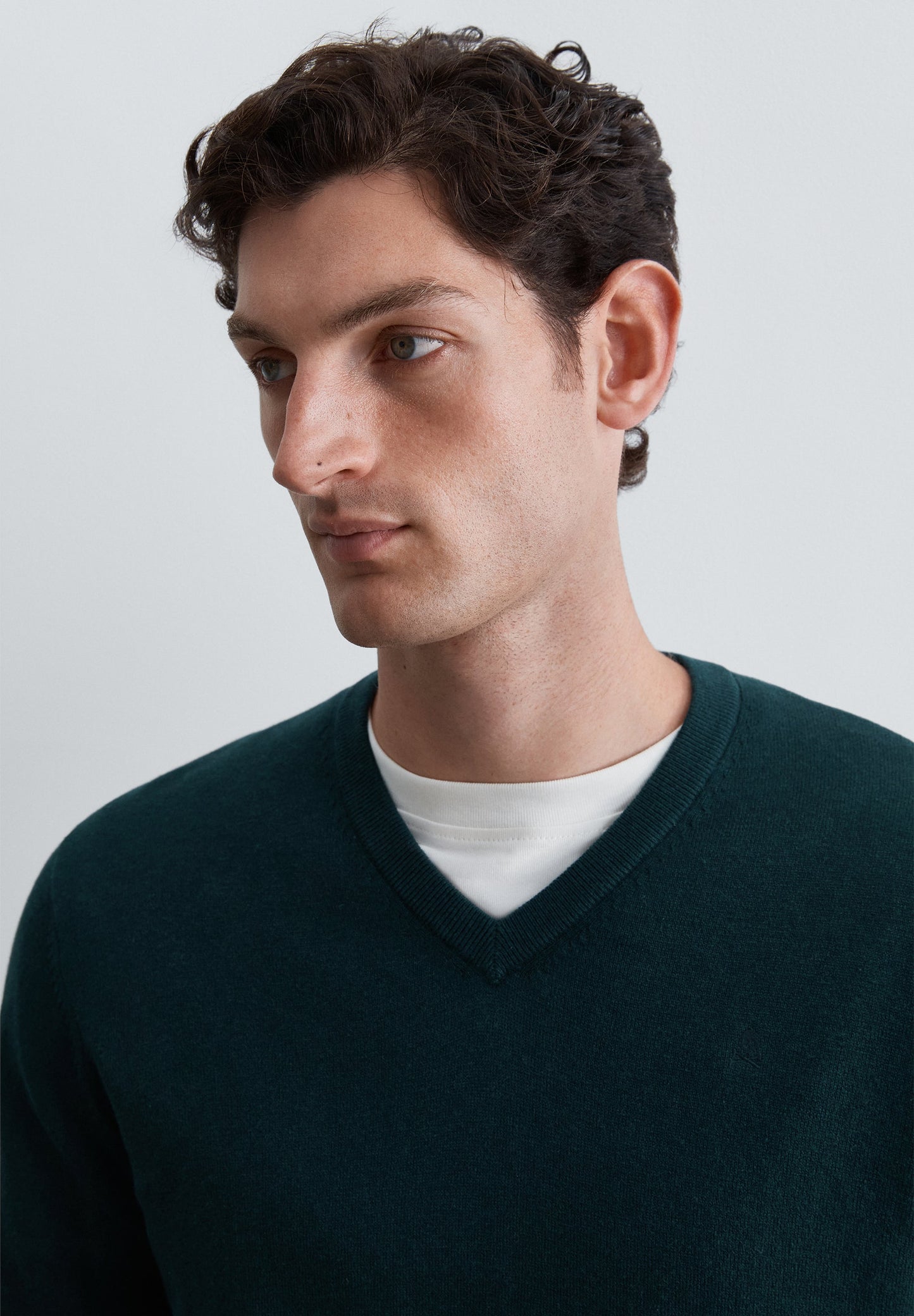 KNIT V-NECK SWEATER