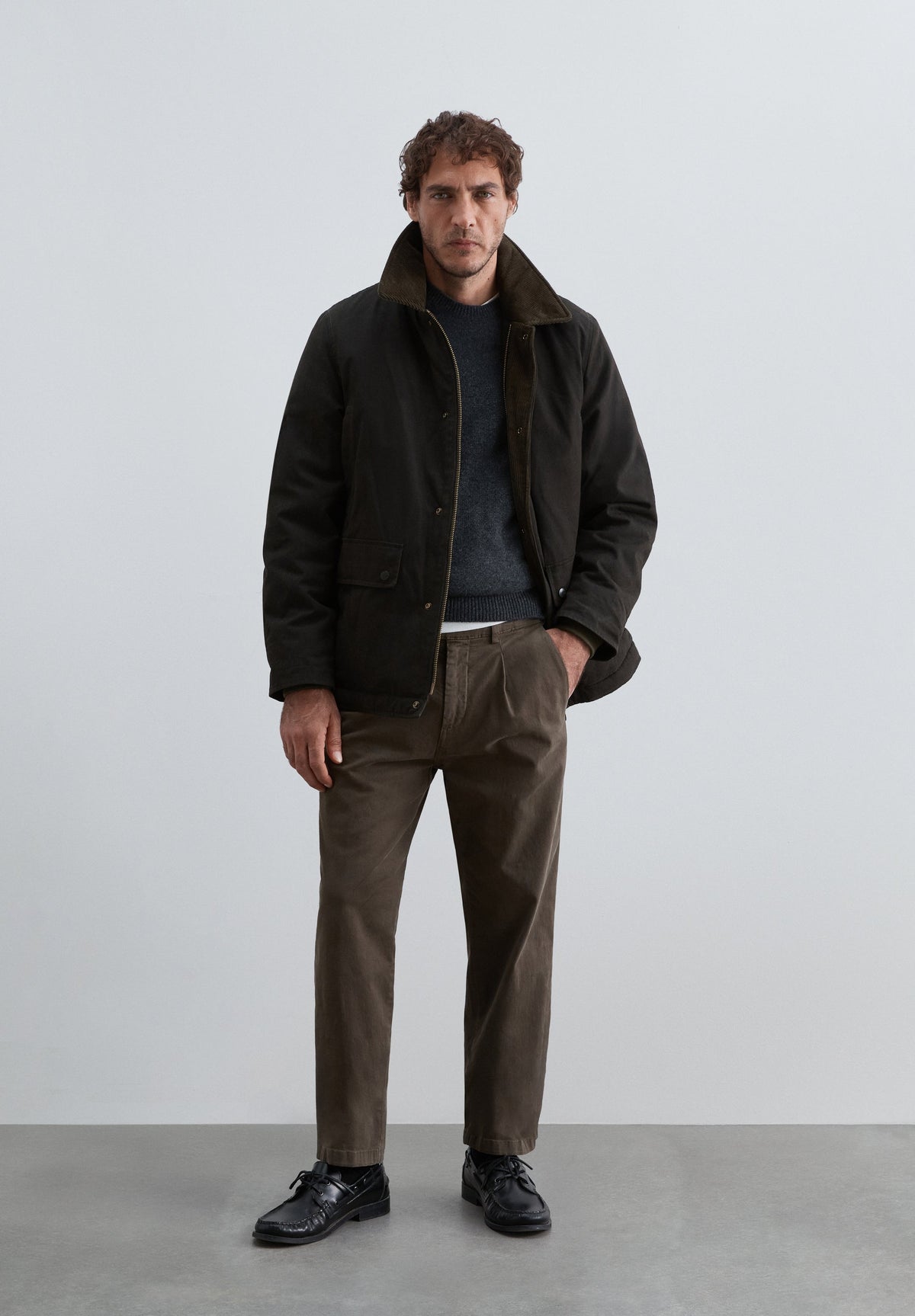 RELAXED CHINO TROUSERS WITH DARTS
